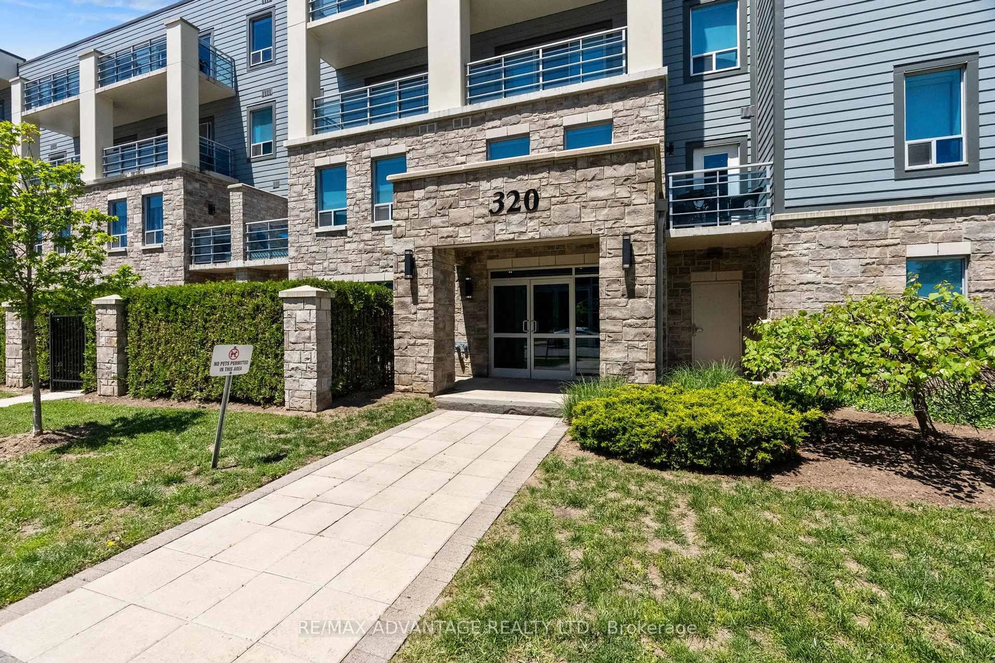 Patio, street for 320 Sugarcreek Tr #109, London North Ontario N6H 0G3