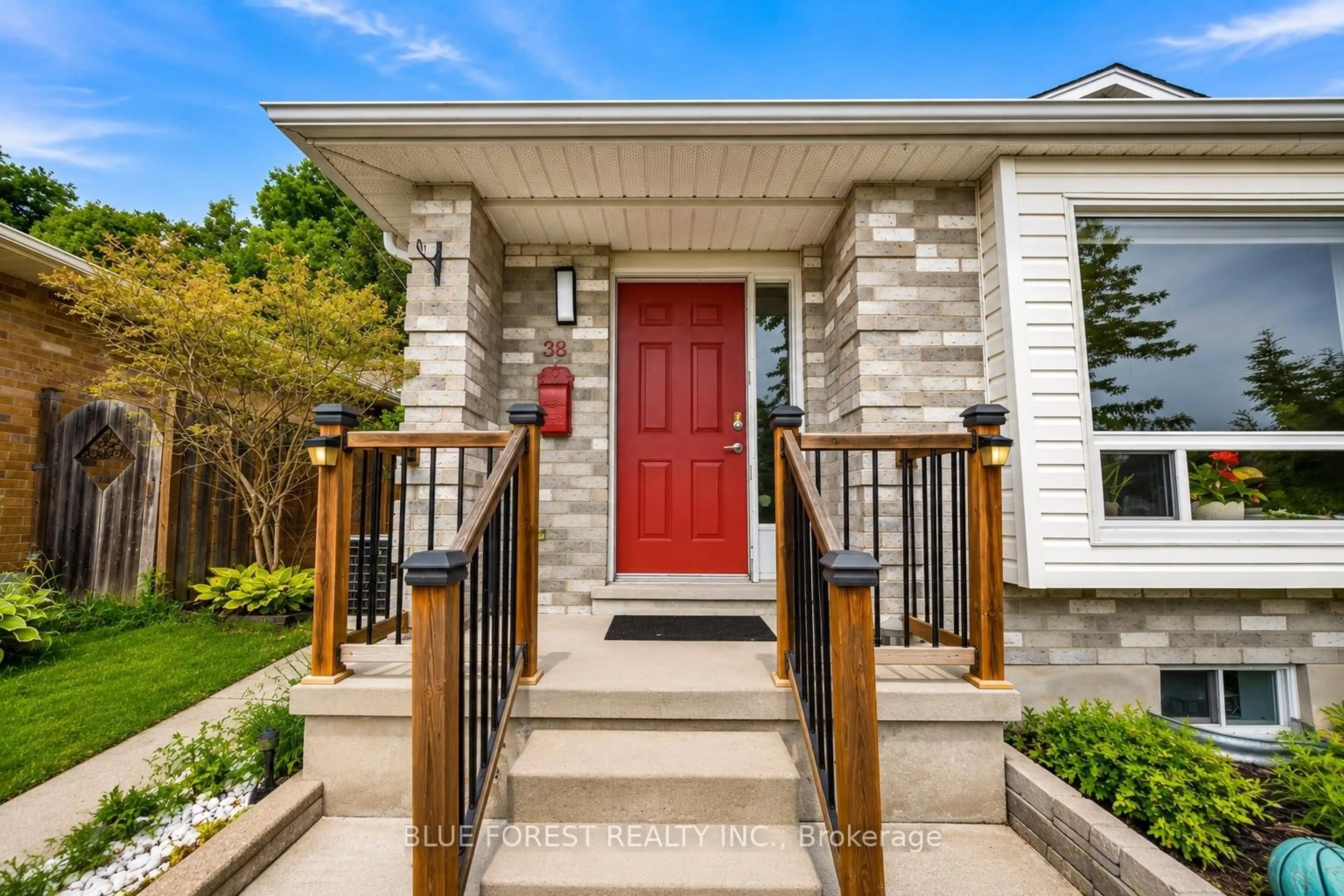 Unknown for 38 Folkstone Crt, London East Ontario N5V 4Y3