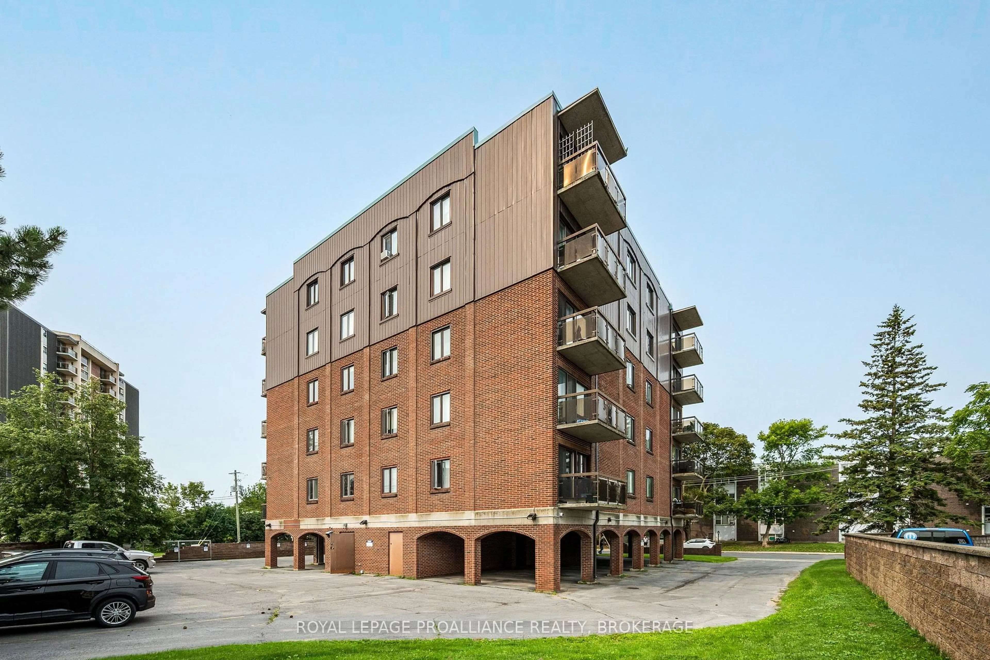 Home with brick exterior material, building for 315 Regent St #201, Kingston Ontario K7L 4K7