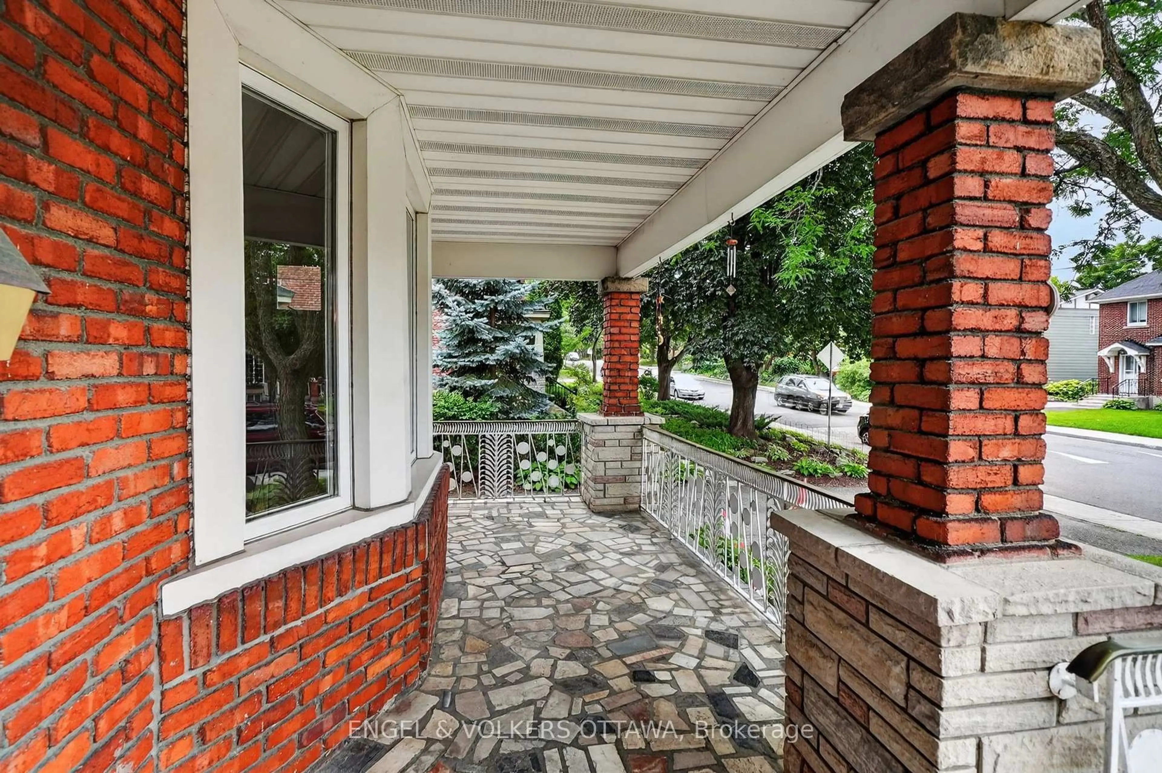 Patio, street for 127 Bayswater Ave, Ottawa Ontario K1Y 2G2