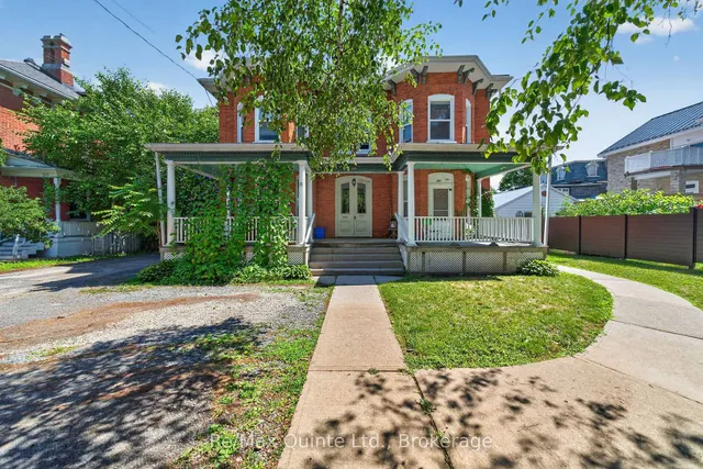 205 Charles St, Belleville 1