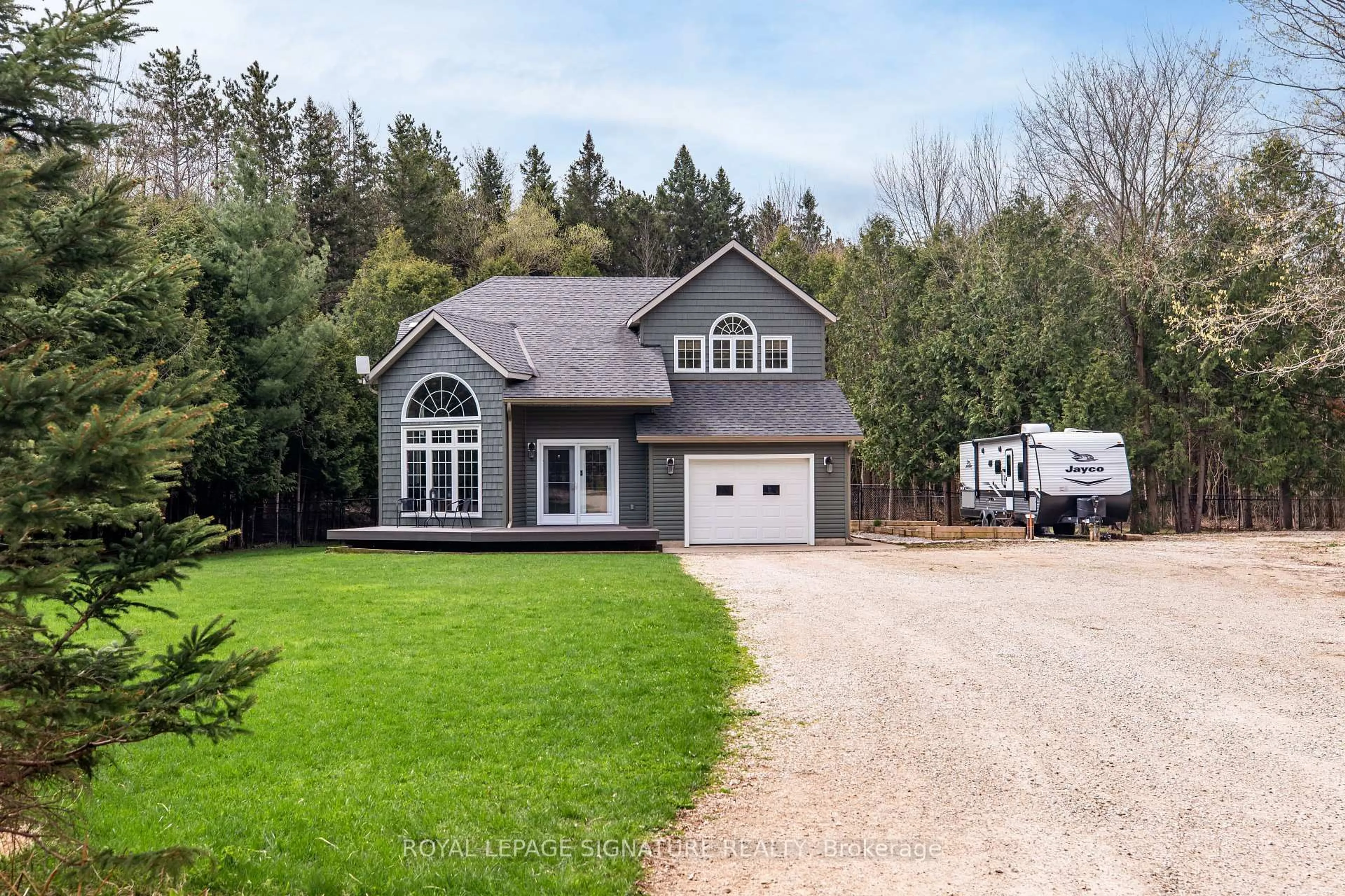 Home with vinyl exterior material, street for 777320 Highway 10, Chatsworth Ontario N0H 1R0