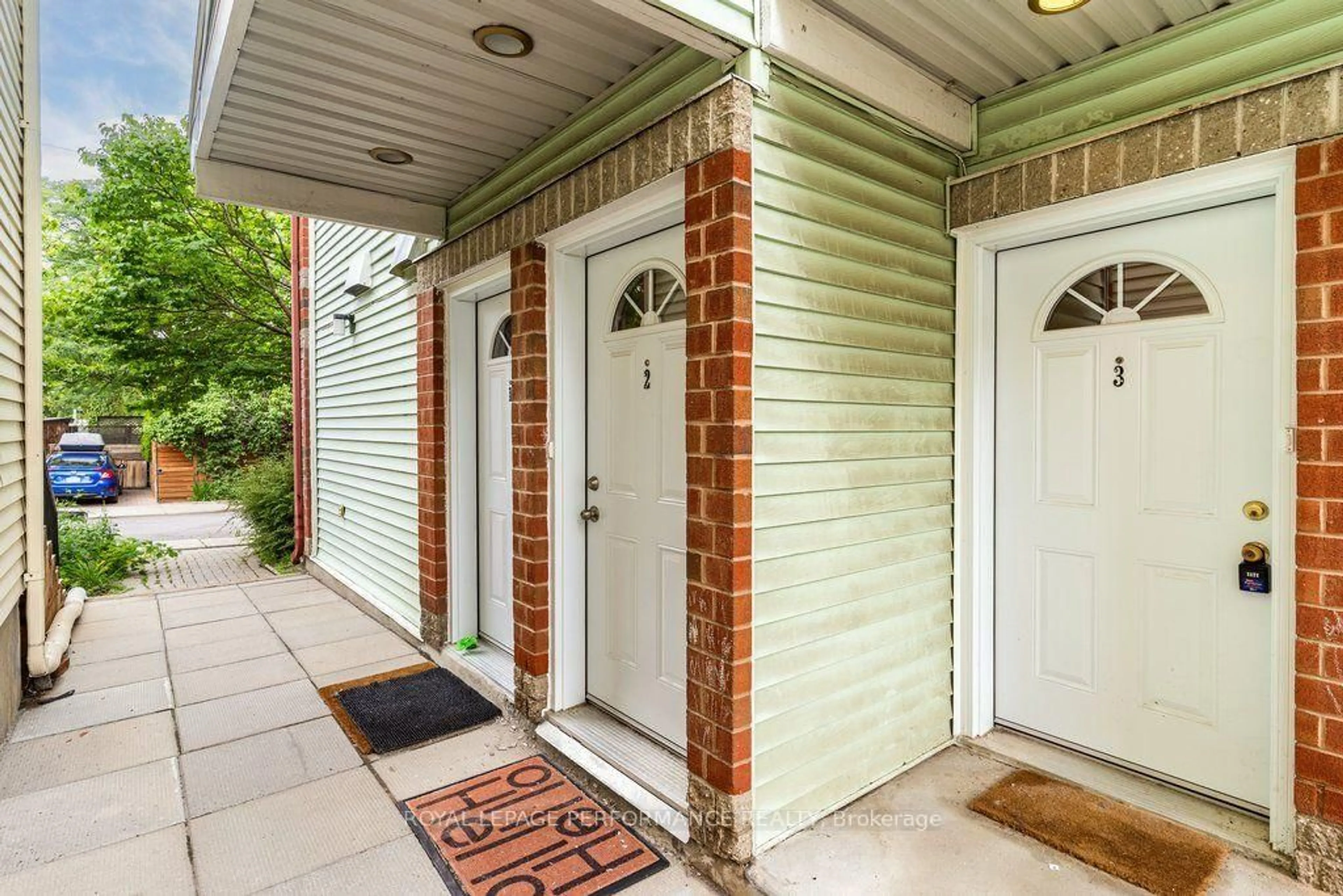 Indoor entryway for 6 Omeara St #3, Ottawa Ontario K1Y 4T1