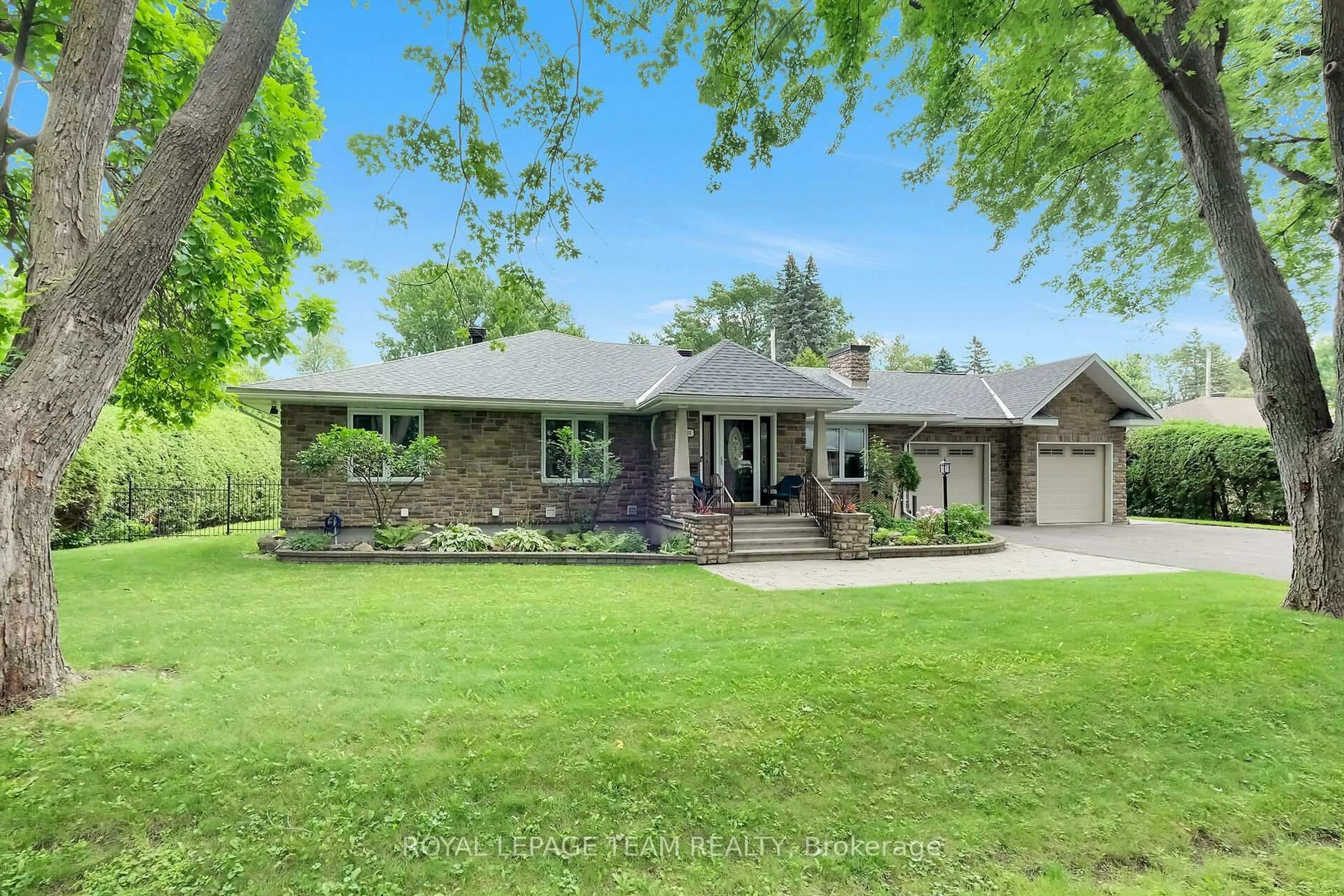 Unknown for 861 Dunlevie Ave, Ottawa Ontario K2A 2Z3