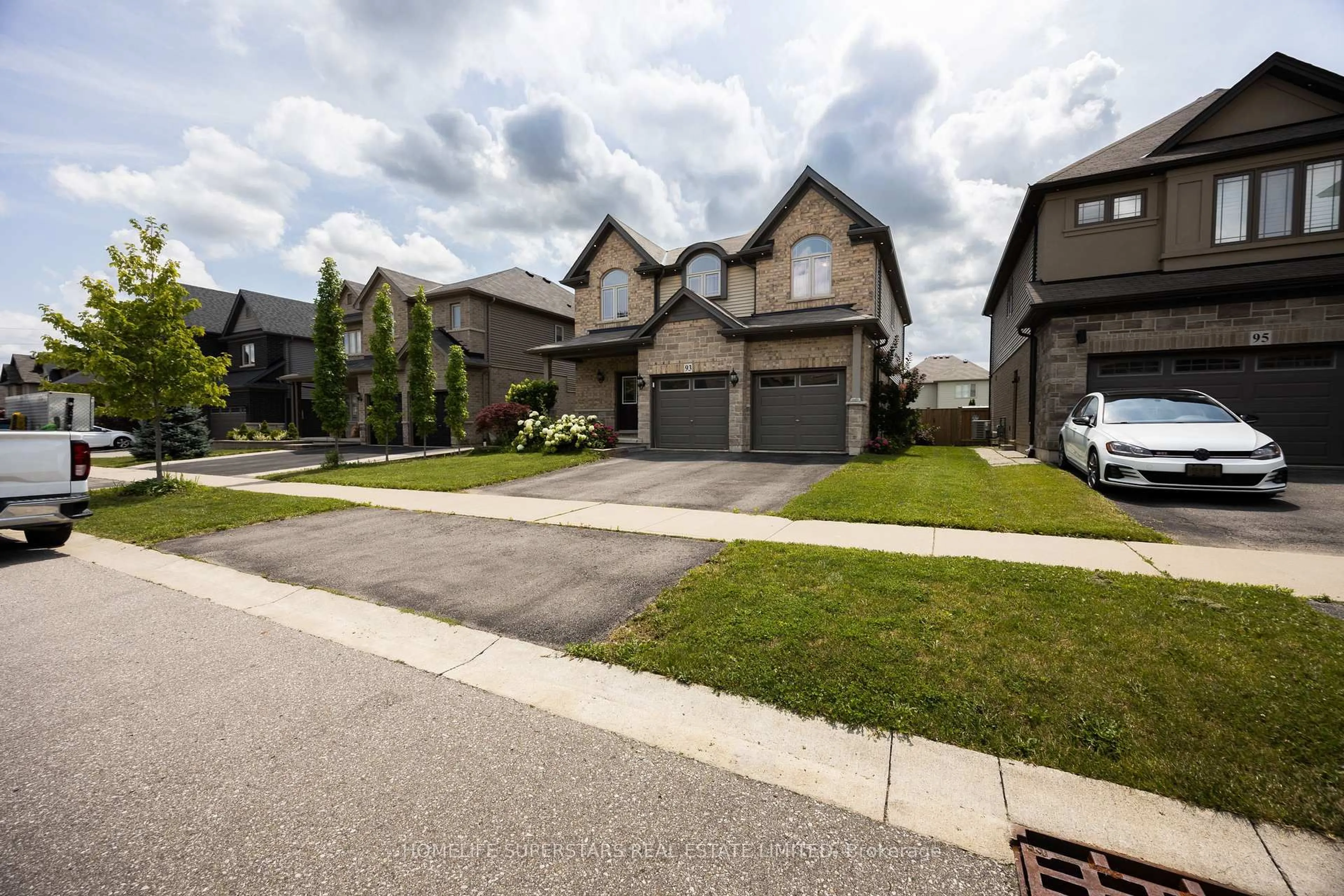 Unknown for 93 Lorne Card Dr, Brant Ontario N3L 0E7