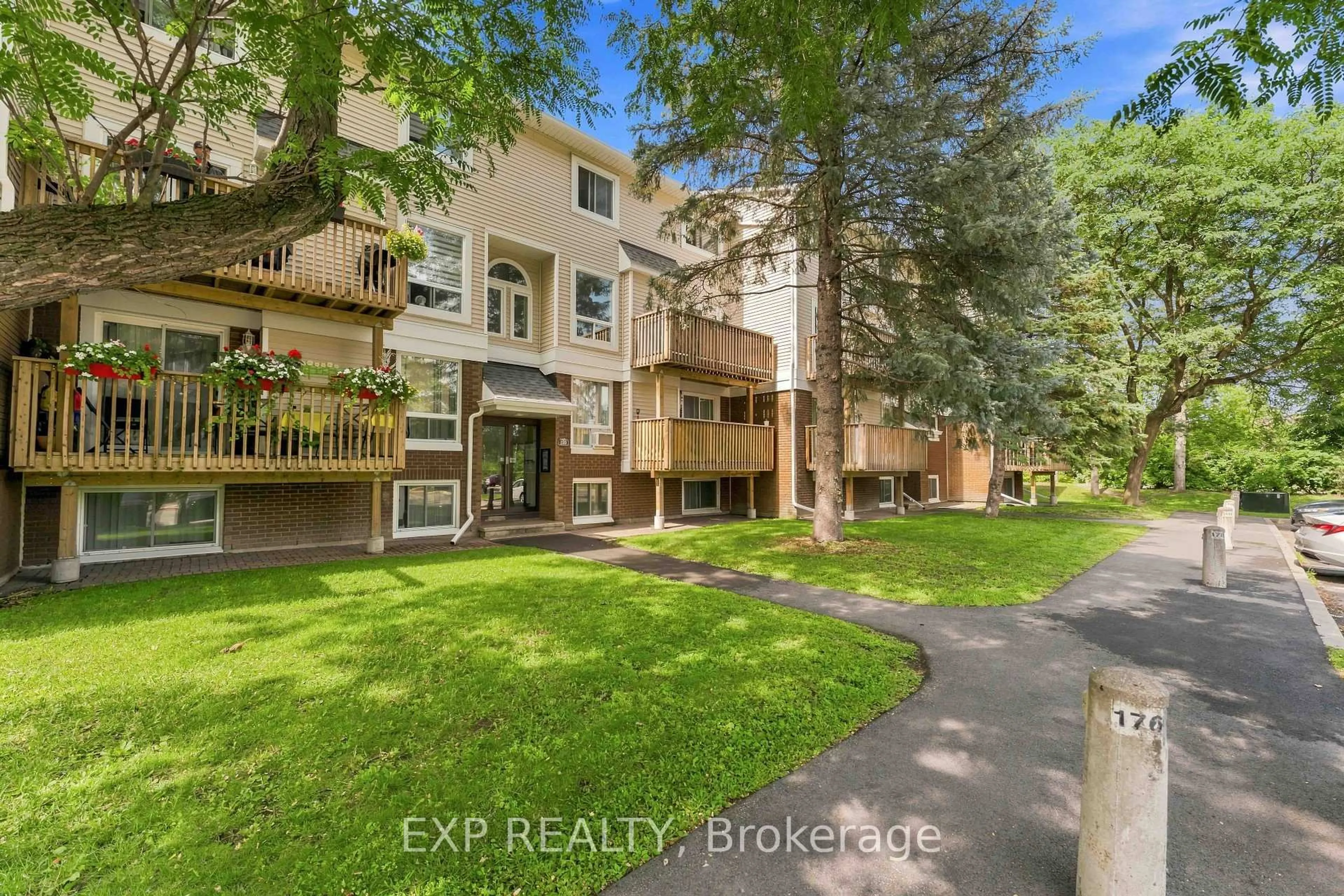 A pic from outside/outdoor area/front of a property/back of a property/a pic from drone, unknown for 320 Fenerty Crt #2, Ottawa Ontario K2L 3A8