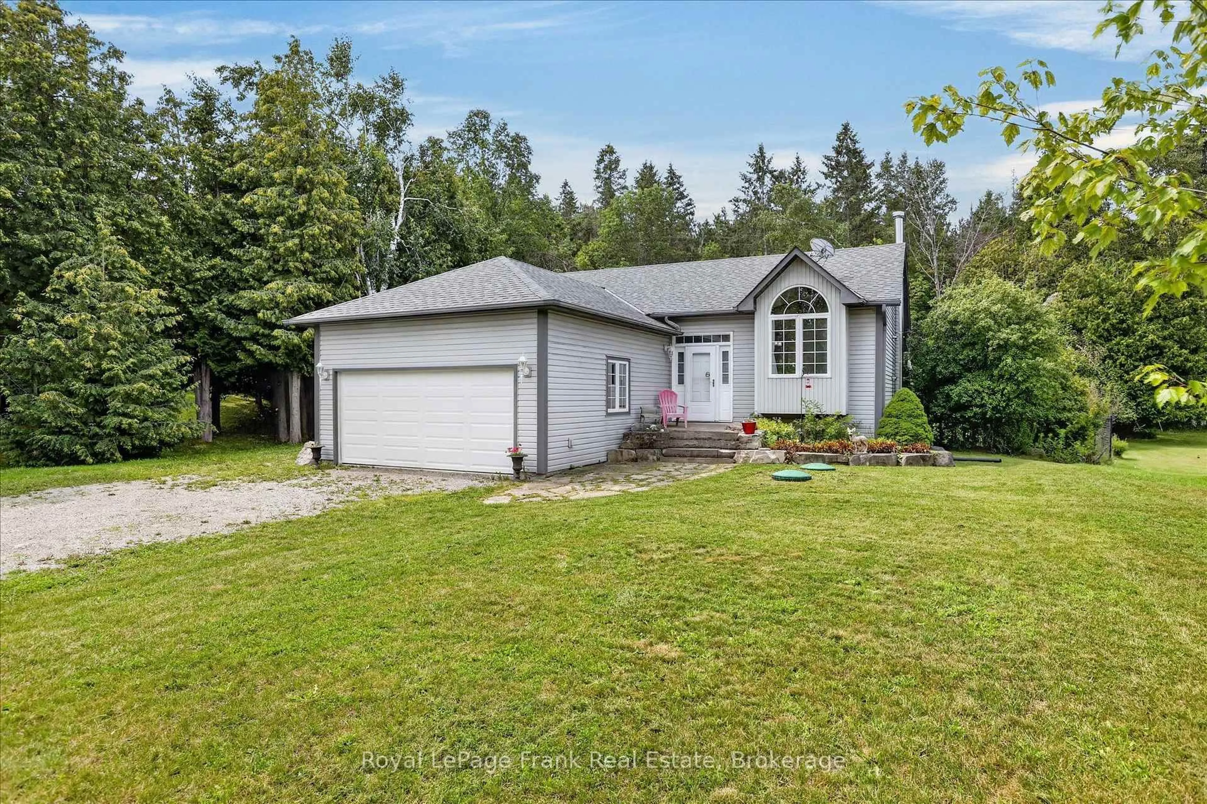 A pic from outside/outdoor area/front of a property/back of a property/a pic from drone, street for 124 Sumcot Dr, Trent Lakes Ontario K9J 6X2