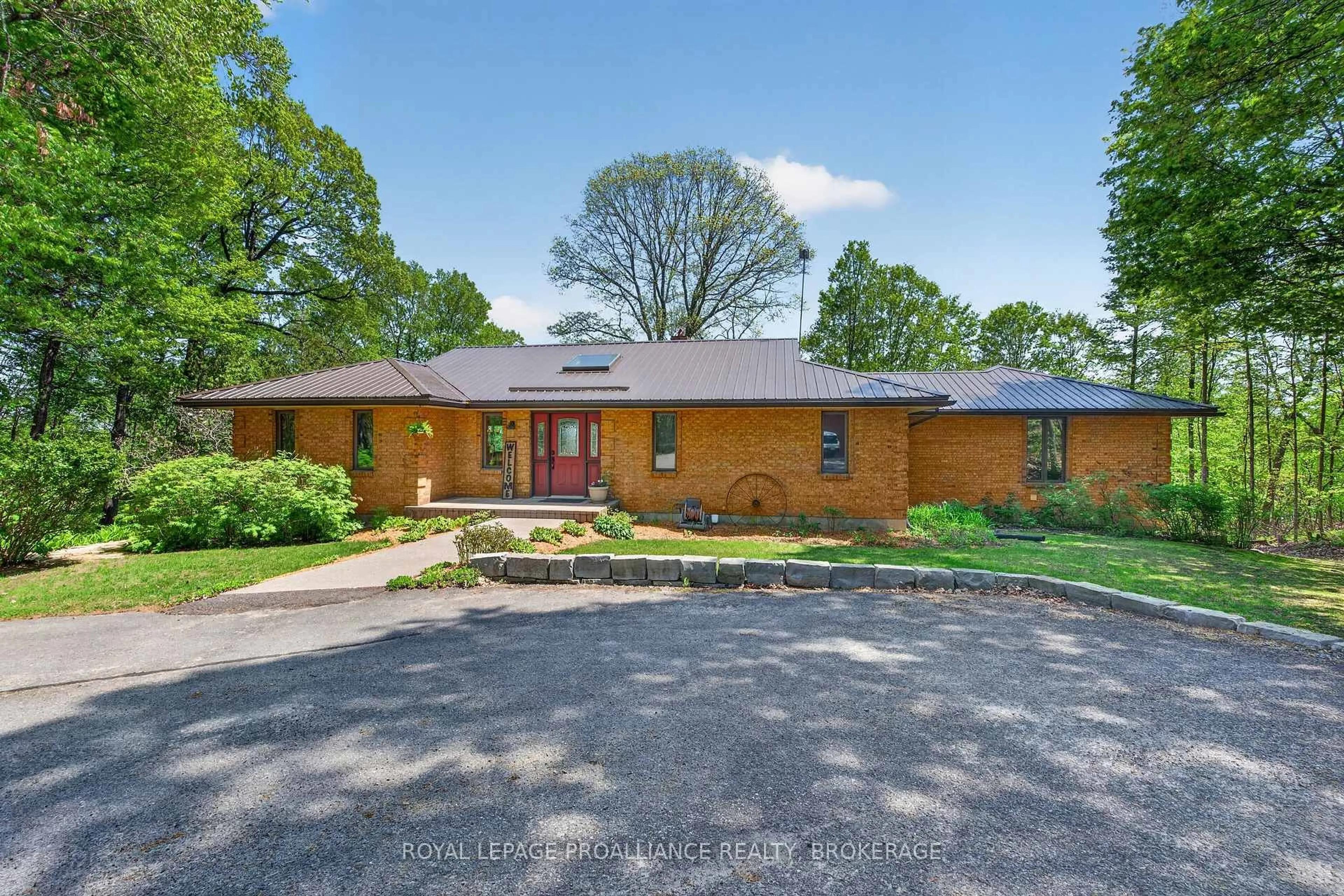 Home with brick exterior material, unknown for 4362 Sills Bay Rd, Sydenham Ontario K0H 2T0