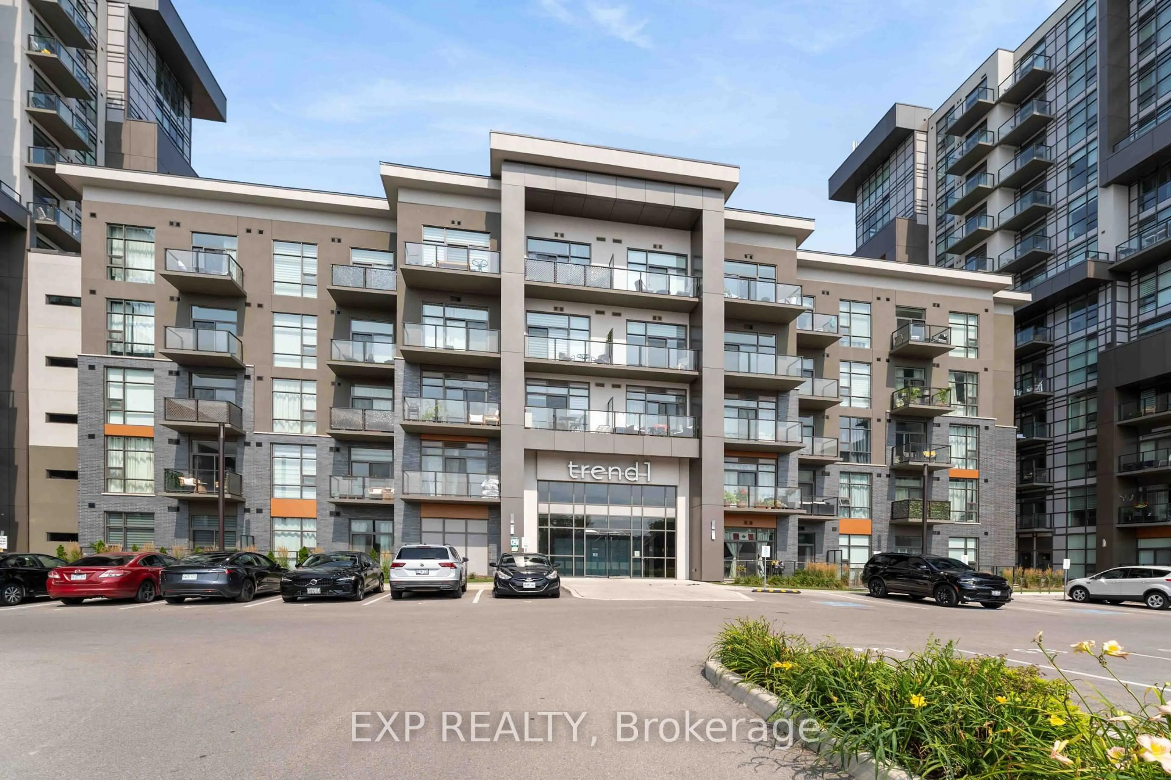 A pic from outside/outdoor area/front of a property/back of a property/a pic from drone, building for 450 Dundas St #Unit # 601, Hamilton Ontario L8B 1Z2