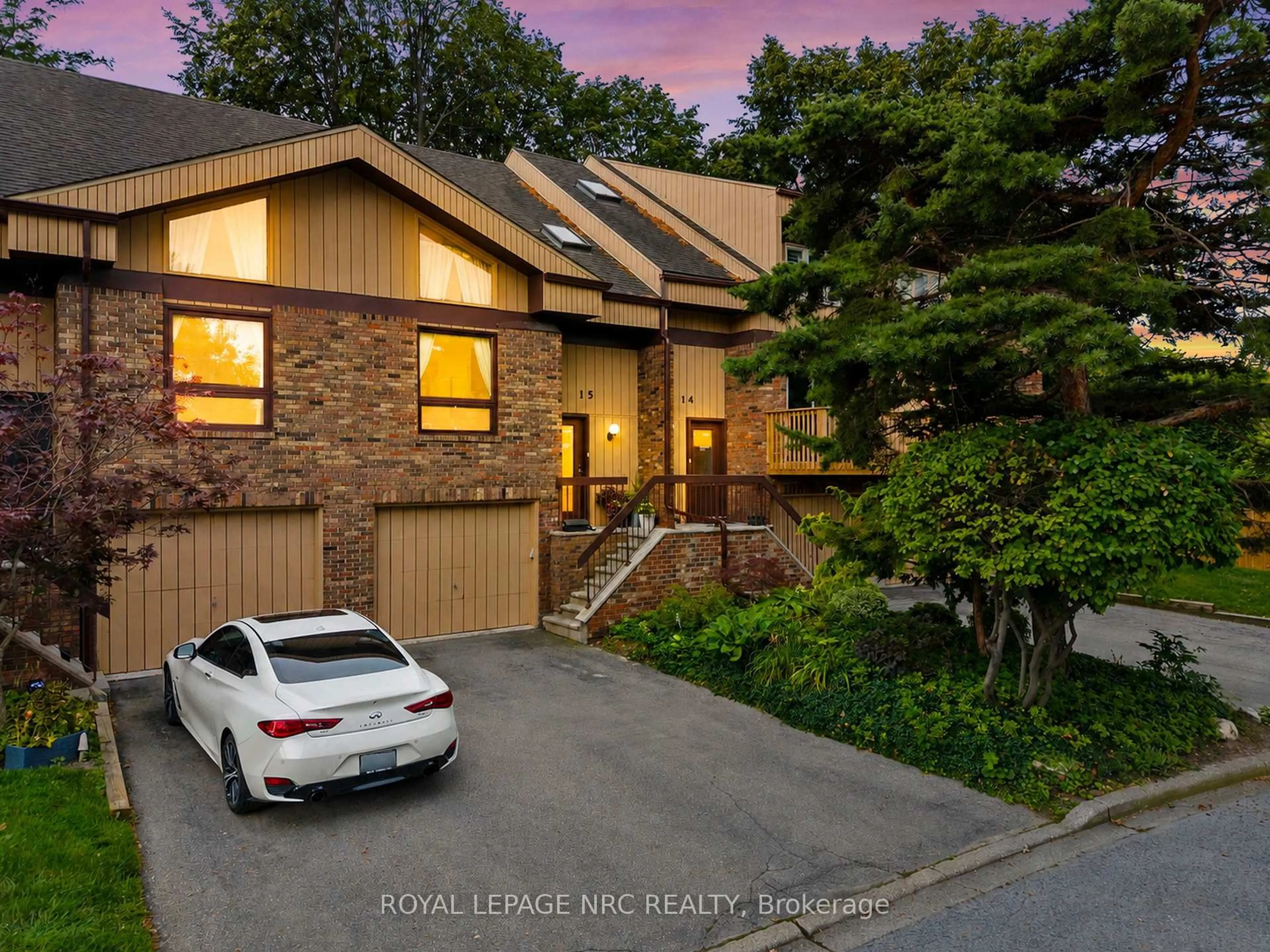 Home with brick exterior material, street for 178 Scott St #15, St. Catharines Ontario L2N 6Y5