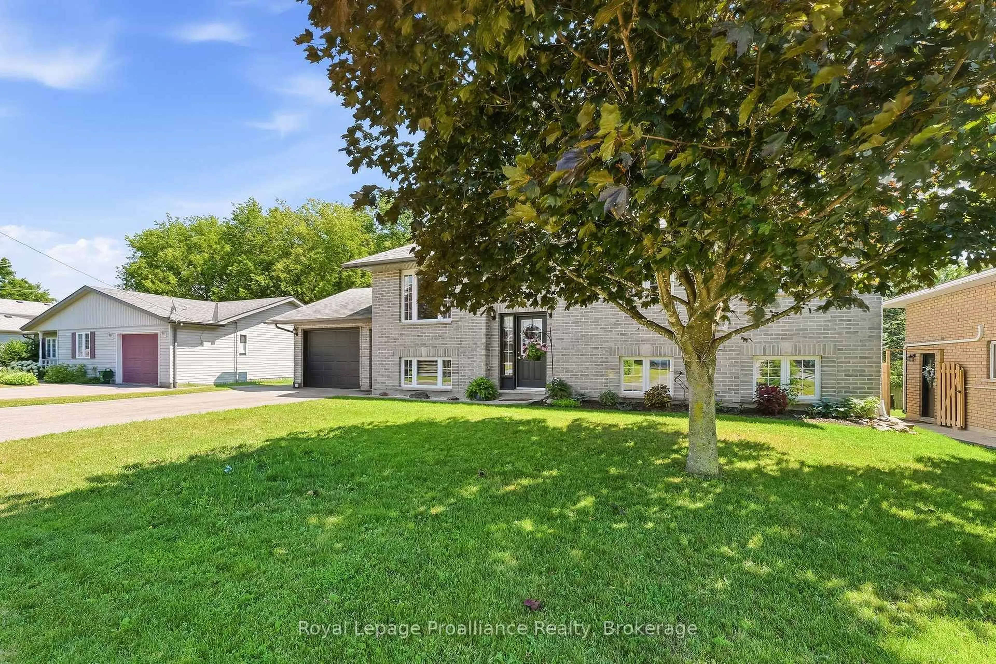 A pic from outside/outdoor area/front of a property/back of a property/a pic from drone, street for 51 Richardson St, Brighton Ontario K0K 1H0