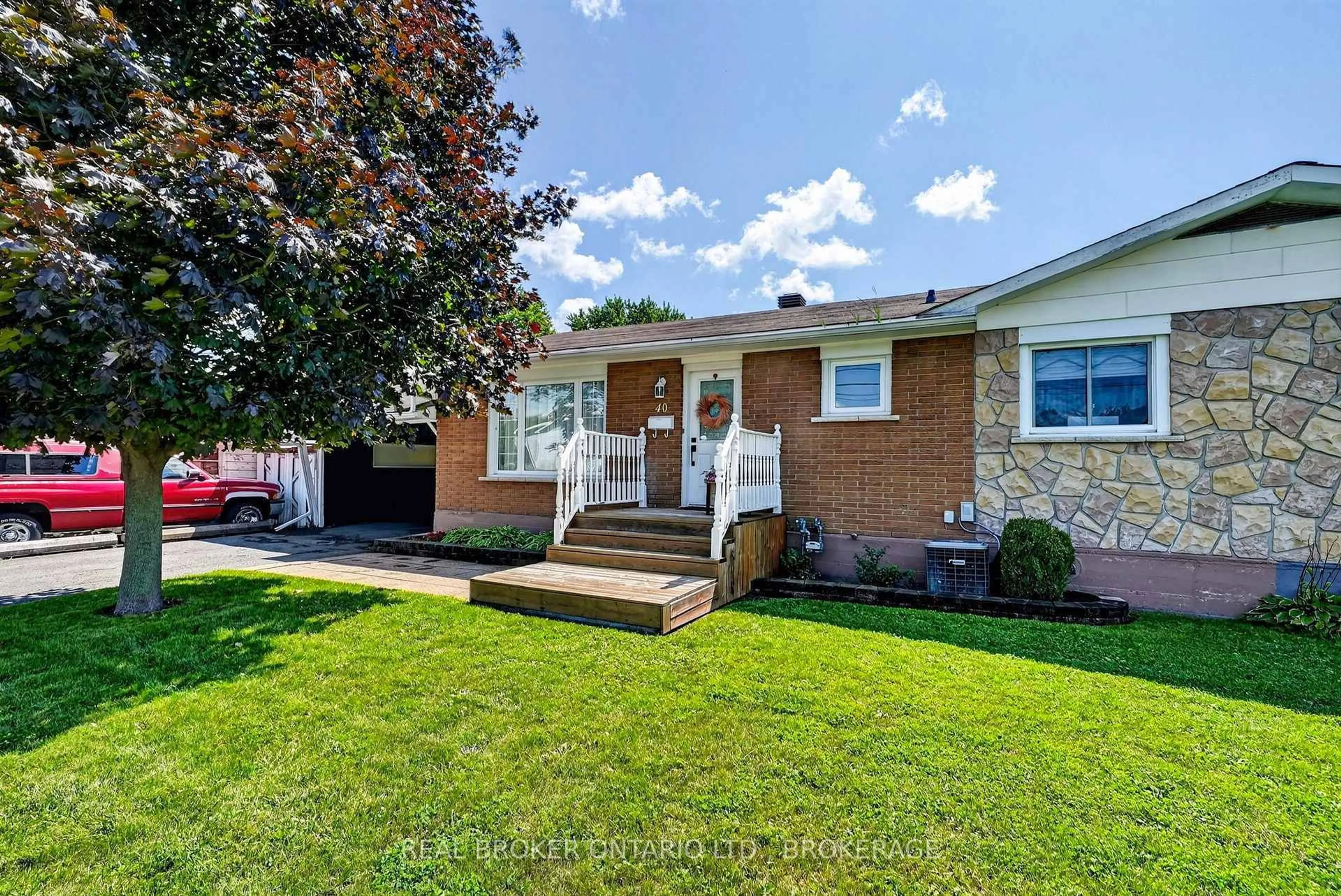 Unknown for 40 McKenzie St, Cornwall Ontario K6K 1J1