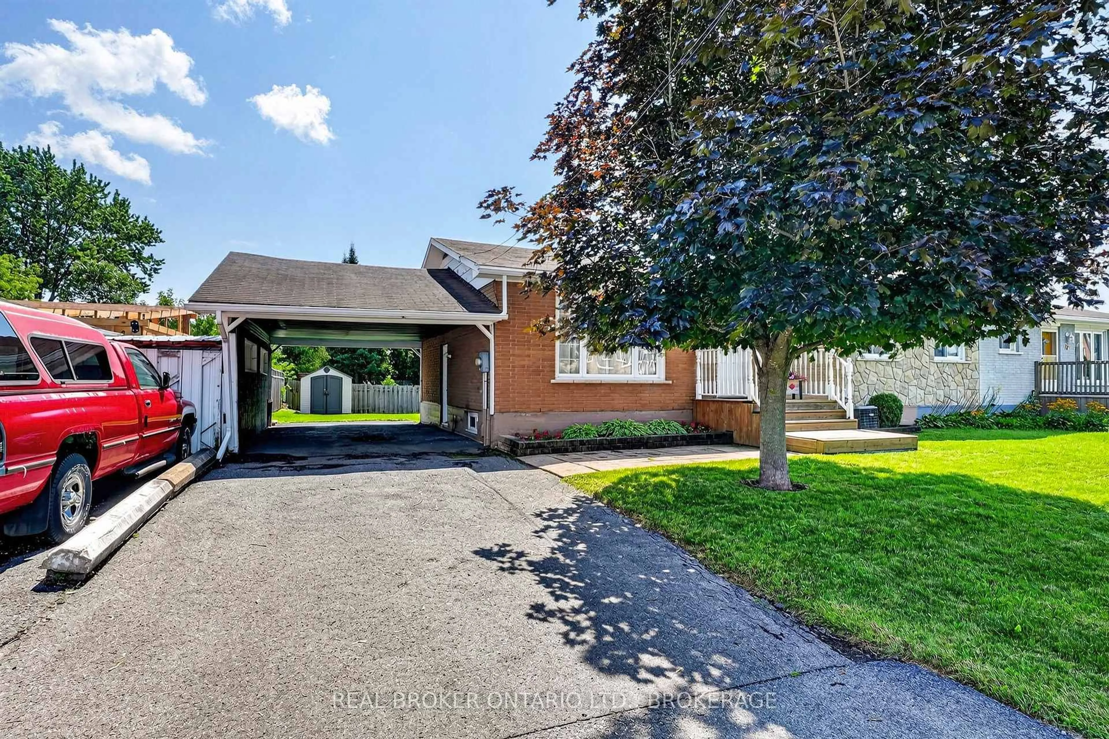 Home with brick exterior material, street for 40 McKenzie St, Cornwall Ontario K6K 1J1