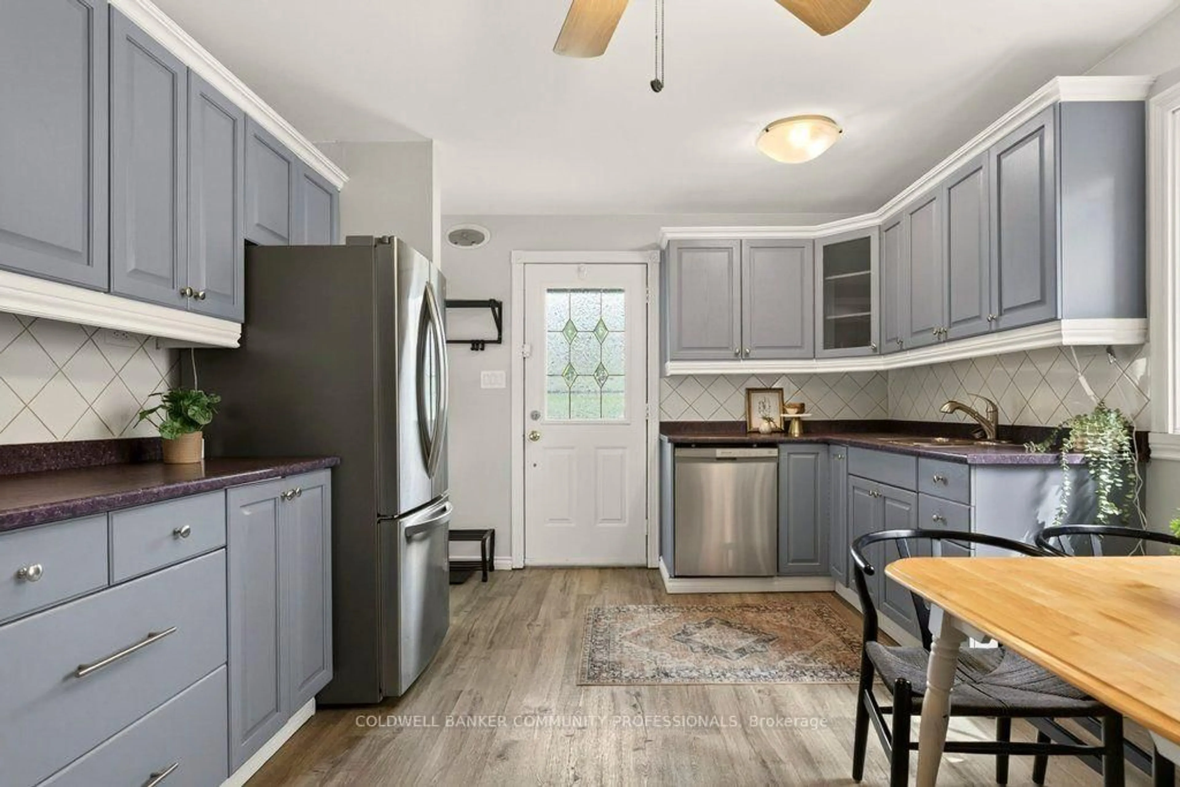 Open concept kitchen, unknown for 780 Garth St, Hamilton Ontario L9C 4K4