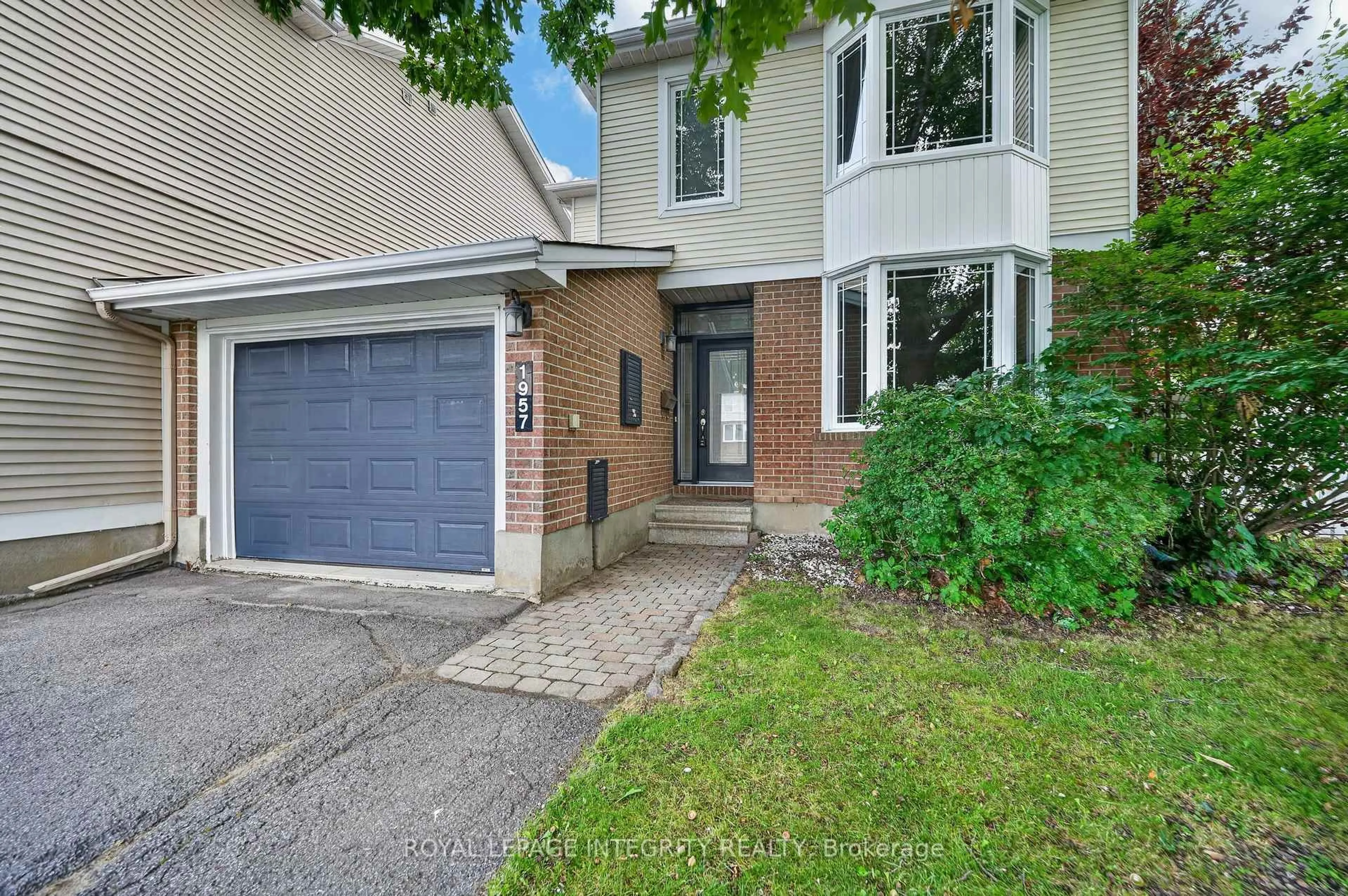 Unknown for 1957 Crestmont Pl, Orleans Ontario K1W 1E4