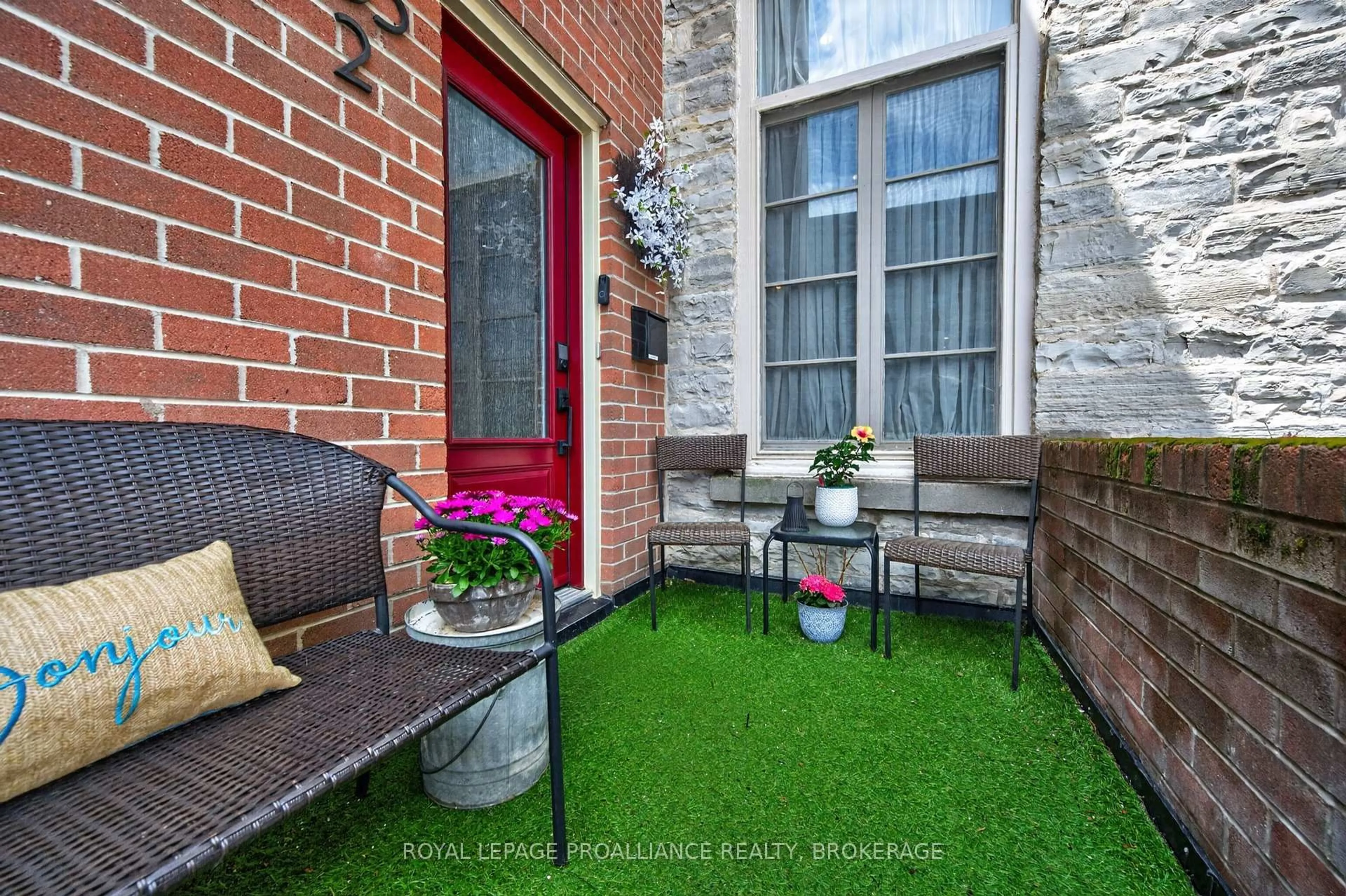 Patio, street for 133 King St #2, Kingston Ontario K7L 2Z9
