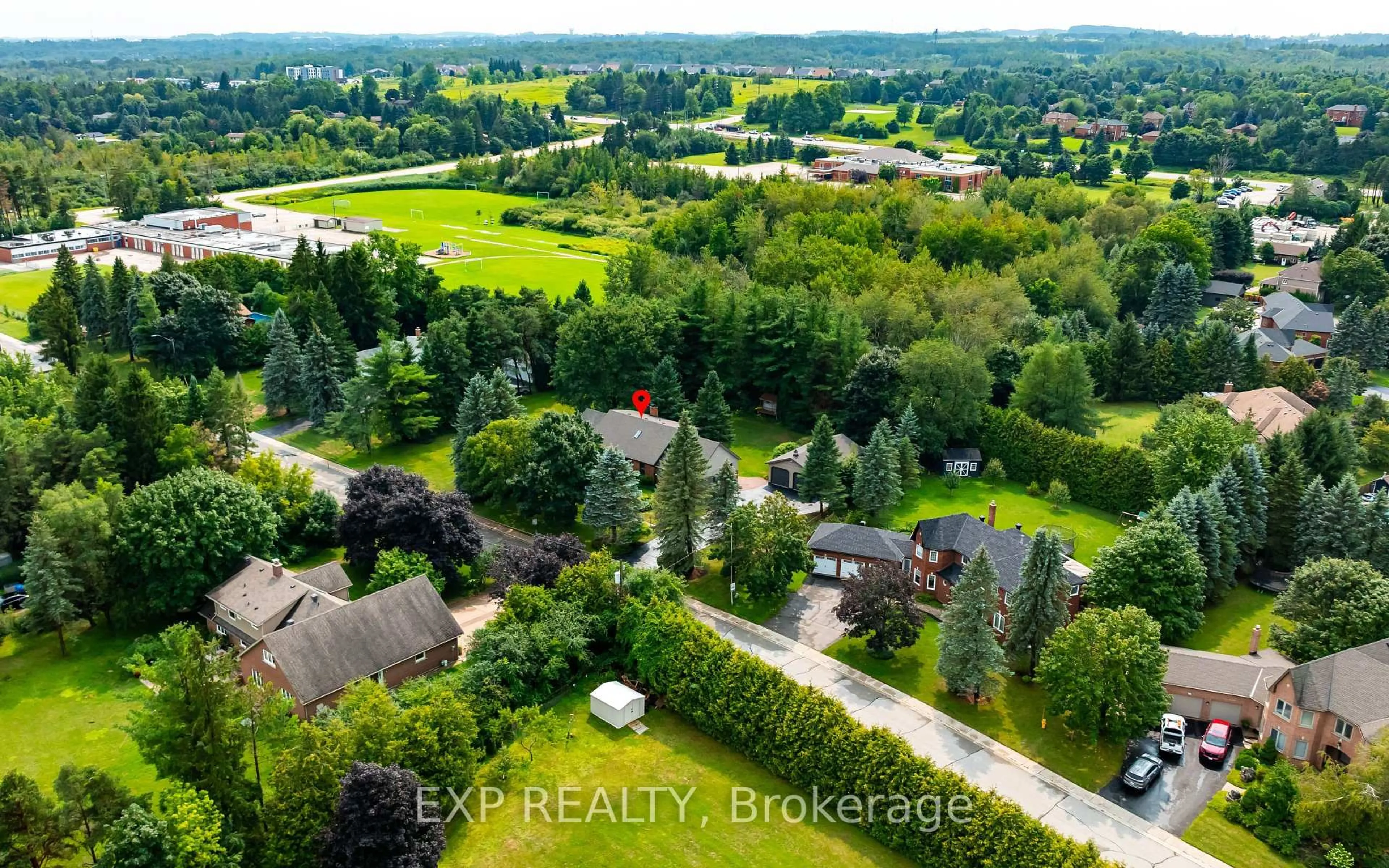 A pic from outside/outdoor area/front of a property/back of a property/a pic from drone, street for 9 Leader Dr, Mono Ontario L9W 6M6