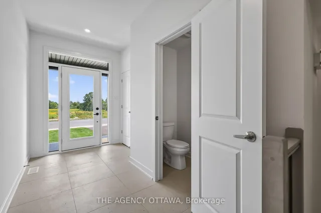 1202 Spoor St, Ottawa 3