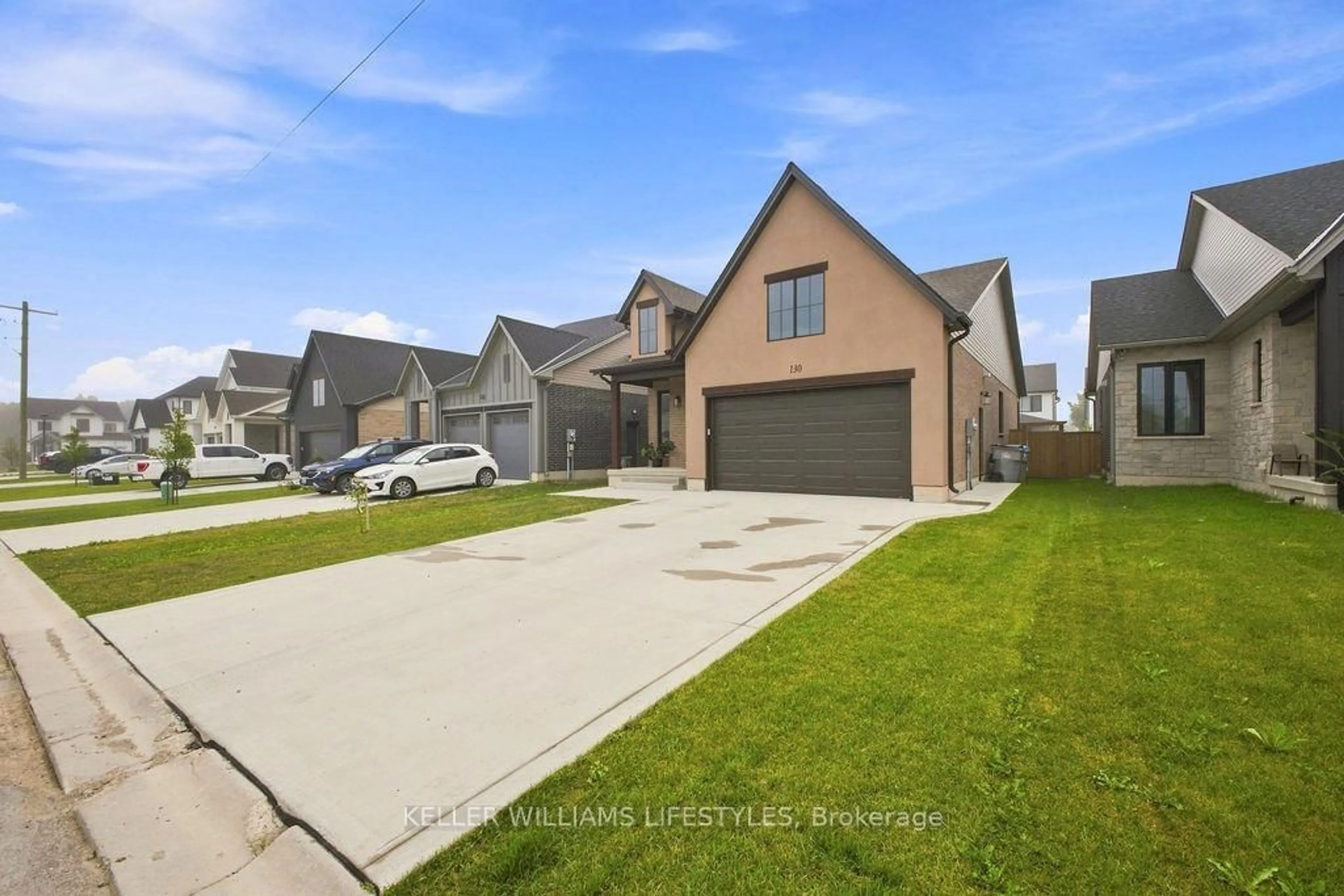 A pic from outside/outdoor area/front of a property/back of a property/a pic from drone, street for 130 Scotts Dr, Lucan Biddulph Ontario N0M 2J0