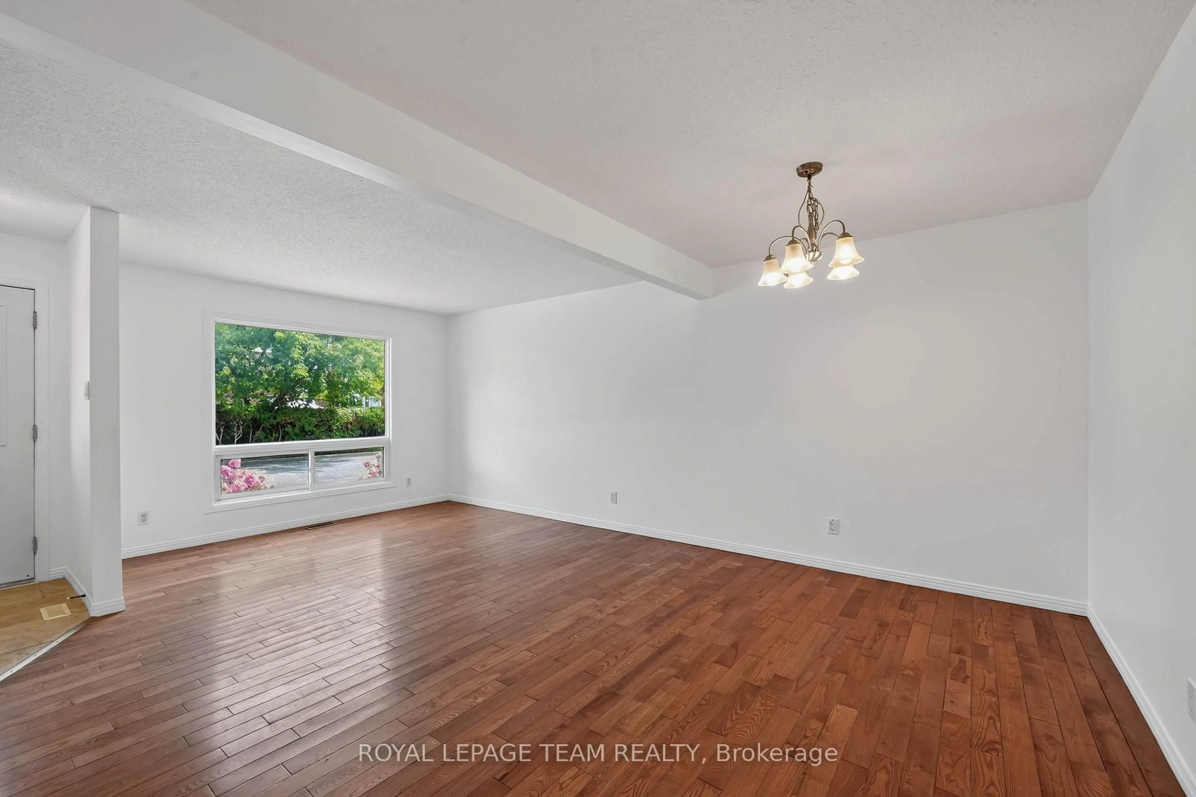 A pic of a room for 1918 Belmore Lane #13, Ottawa Ontario K1B 4Z8