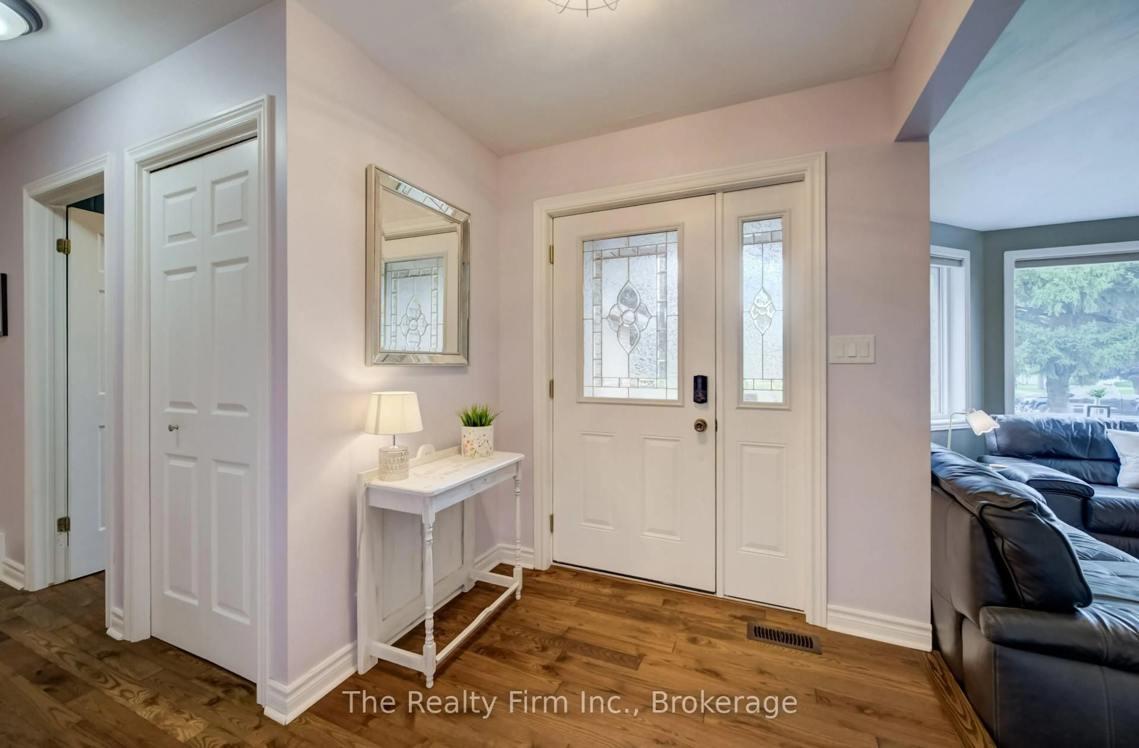 Indoor entryway for 270 Talbot St, Norfolk Ontario N0J 1E0