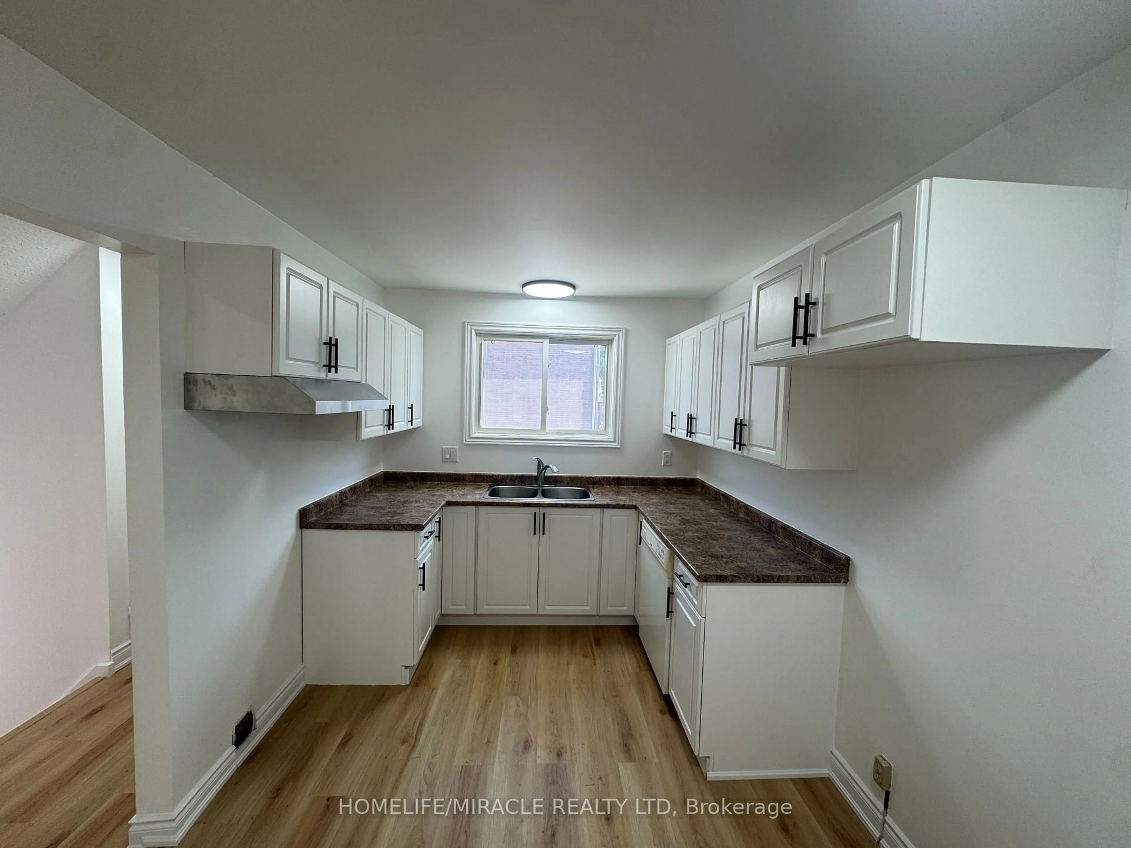 Standard kitchen, unknown for 893 Lakeshore Dr #6, North Bay Ontario P1A 2H1