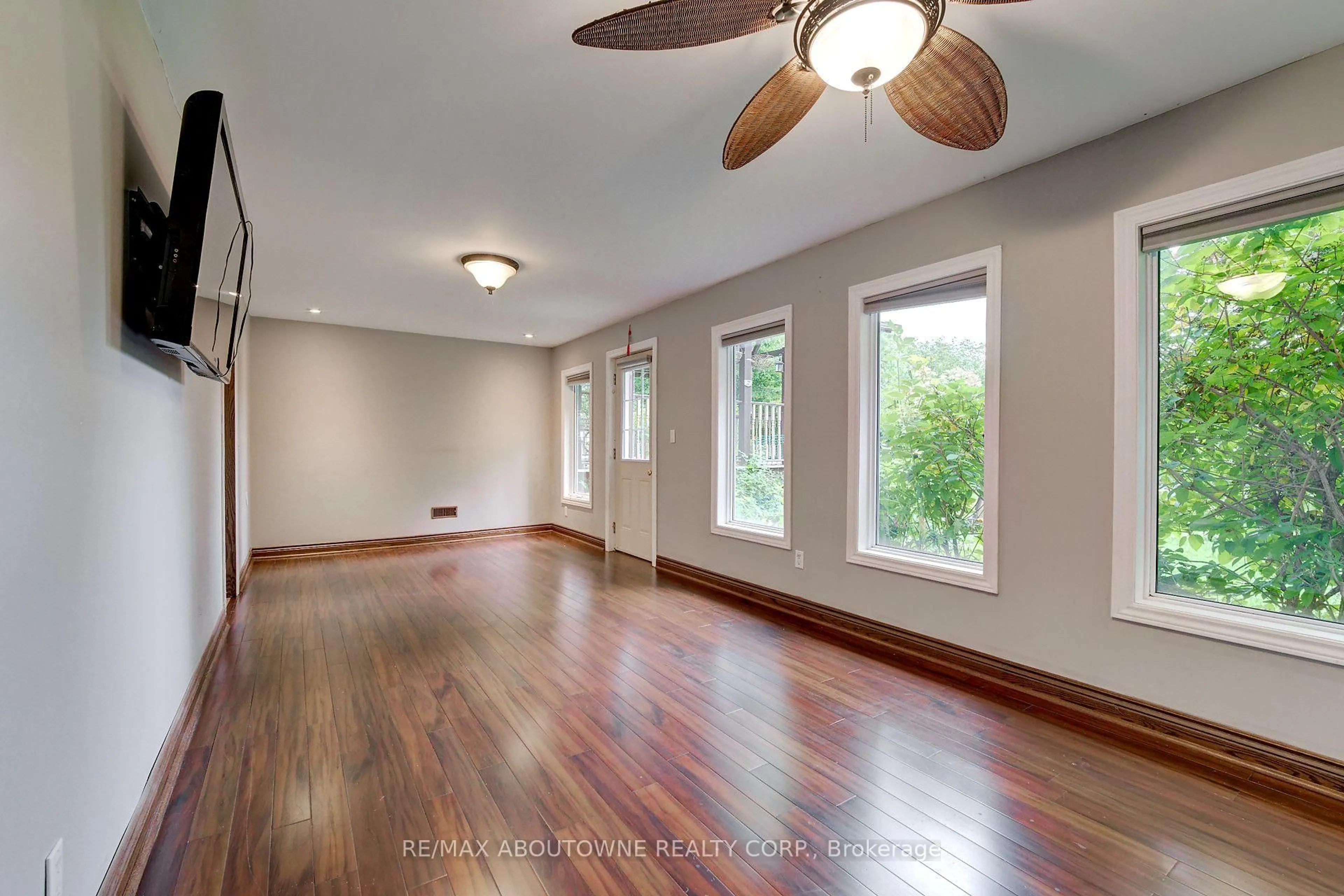 A pic of a room for 178 Carlisle Rd, Hamilton Ontario L0R 1H2