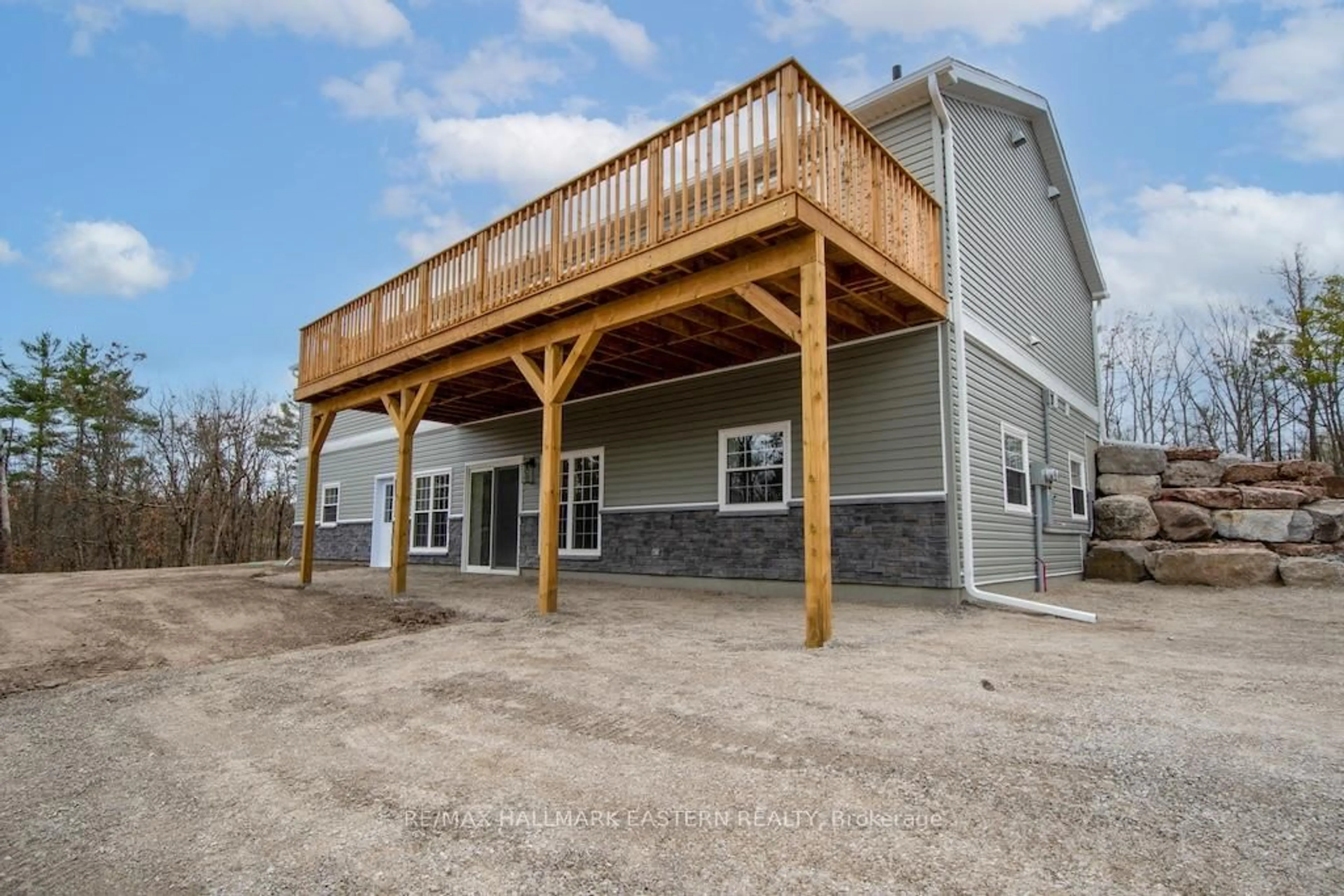 Patio, building for 1862 Lakehurst Rd, Trent Lakes Ontario K0L 1J0