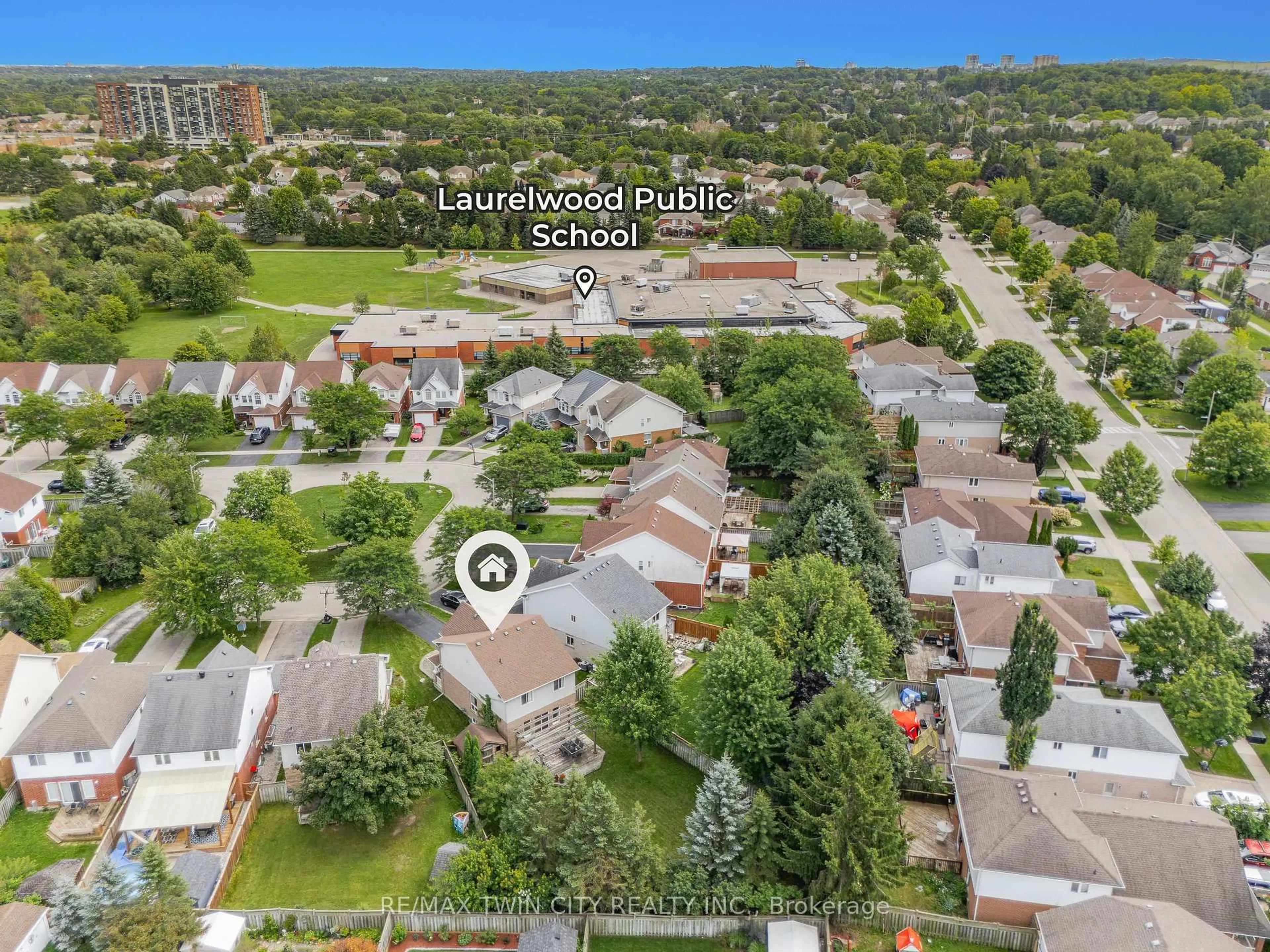 A pic from outside/outdoor area/front of a property/back of a property/a pic from drone, street for 298 Pineland Pl, Waterloo Ontario N2T 2S7