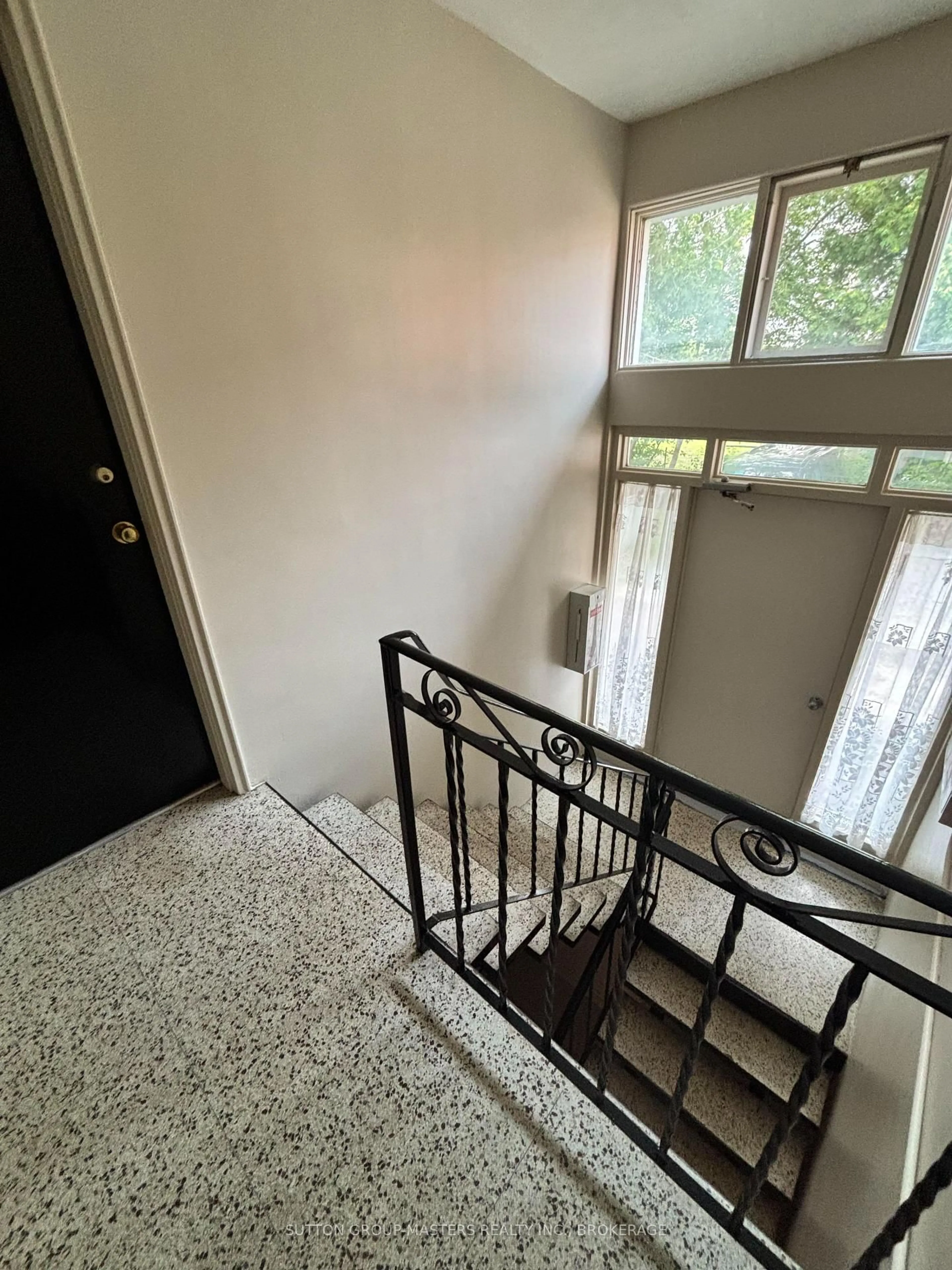 Unknown for 476 Albert St, Kingston Ontario K7L 3W3
