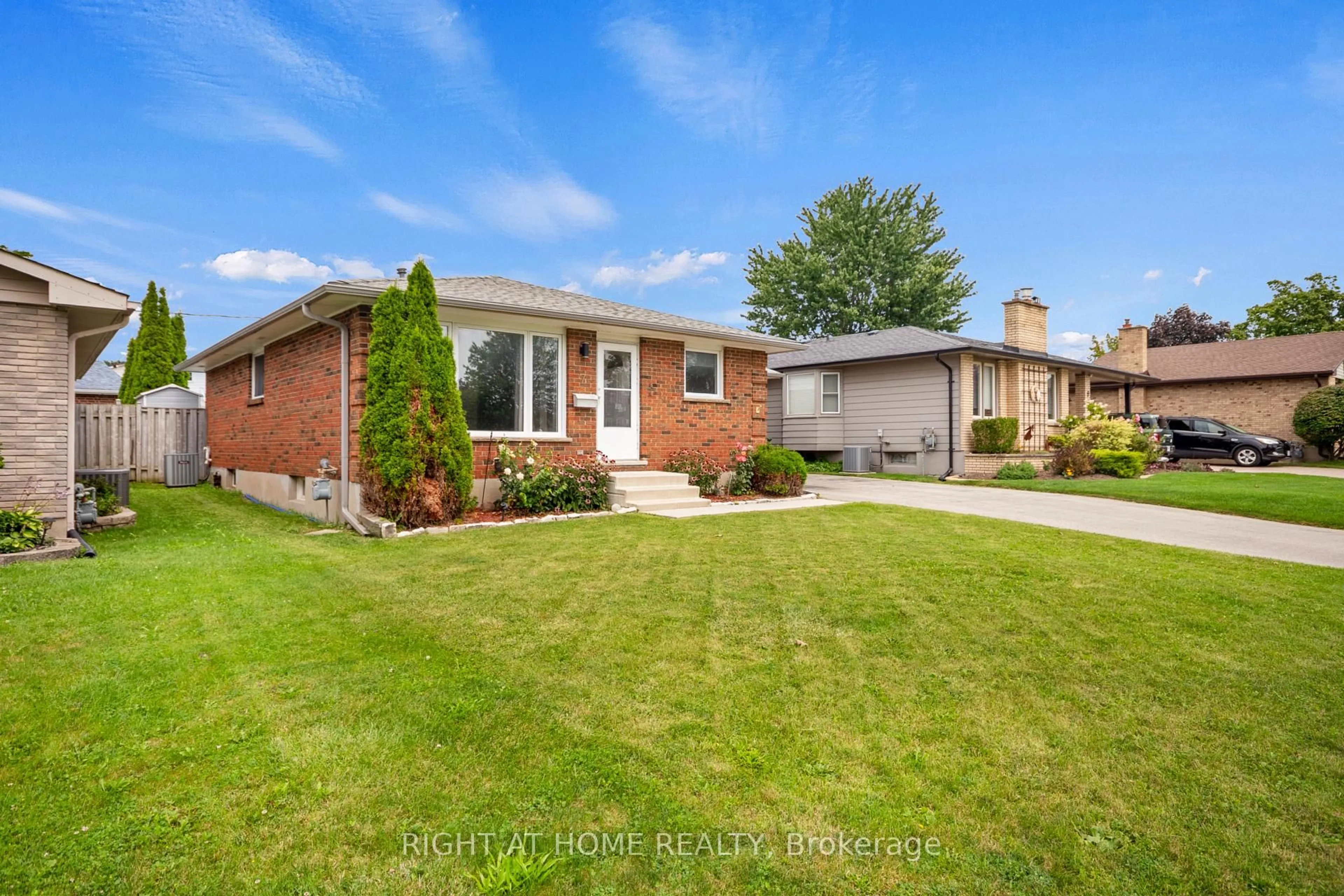 Home with brick exterior material, street for 7 Raven Ave, St. Thomas Ontario N5R 5K8