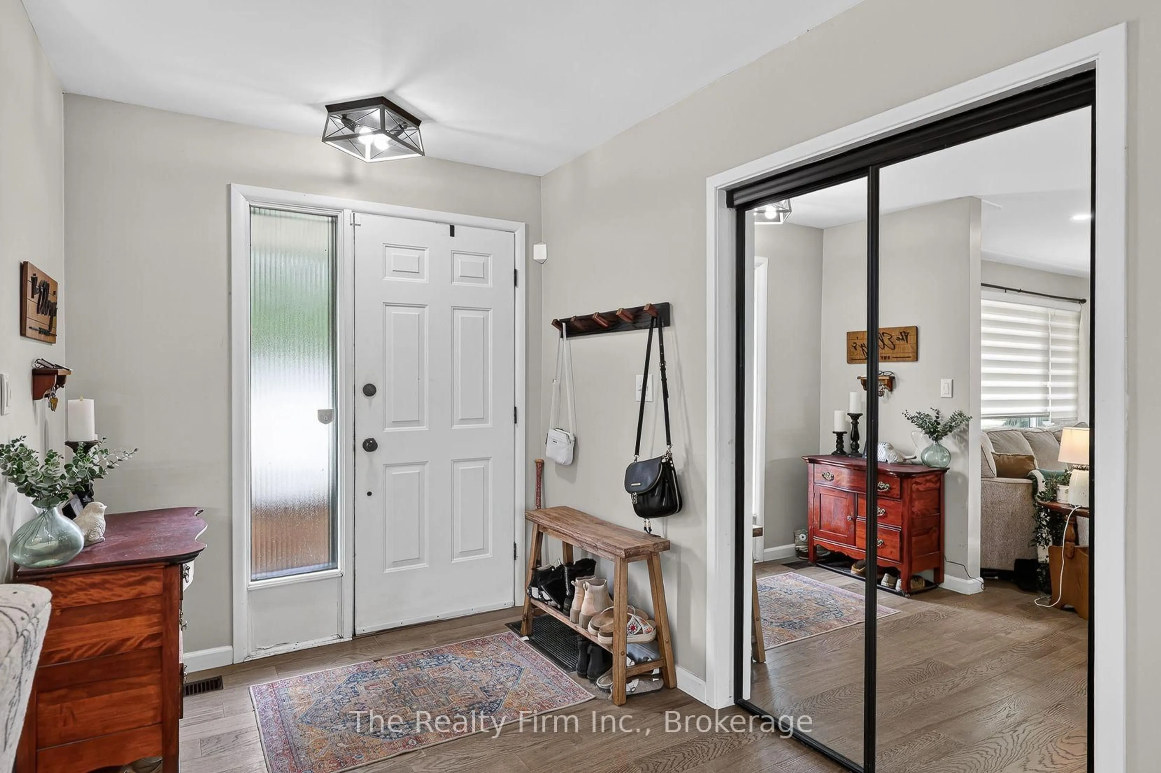 Indoor entryway for 126 Springbank Ave, Woodstock Ontario N4S 7P8
