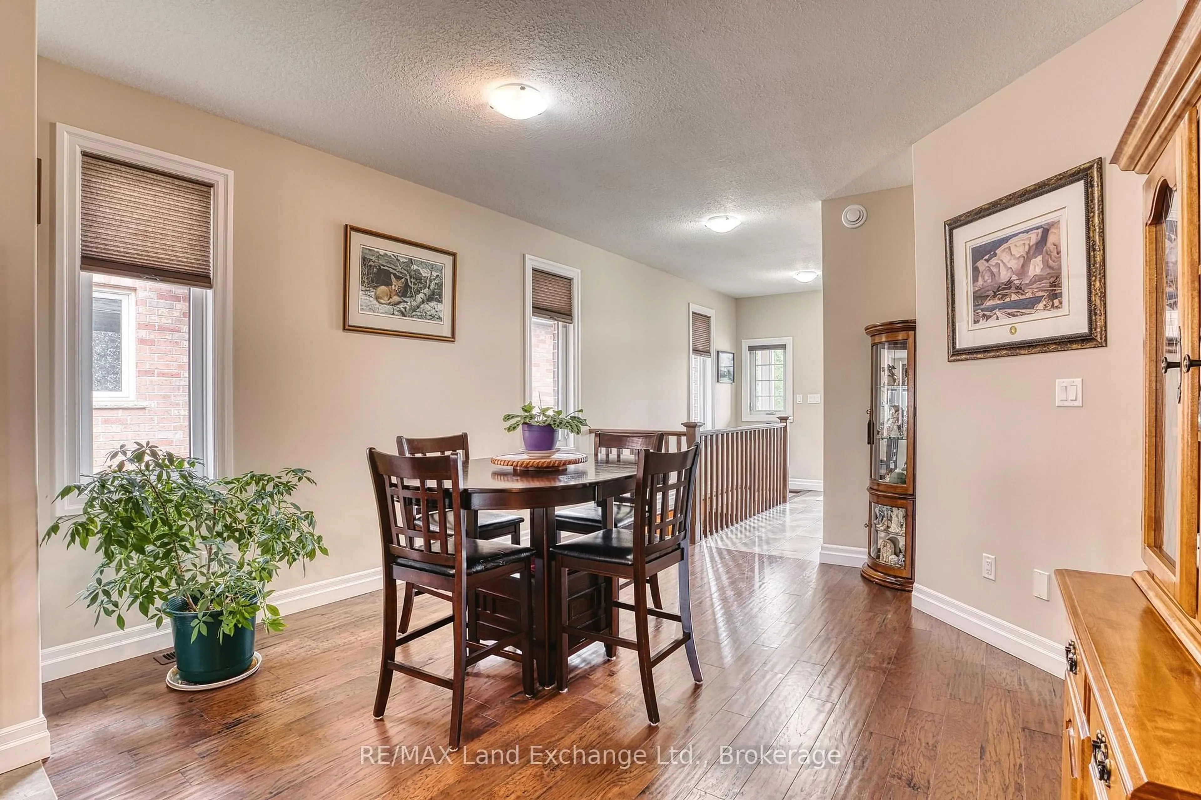 Dining room, wood/laminate floor for 471 Devonshire Rd, Saugeen Shores Ontario N0H 2C6