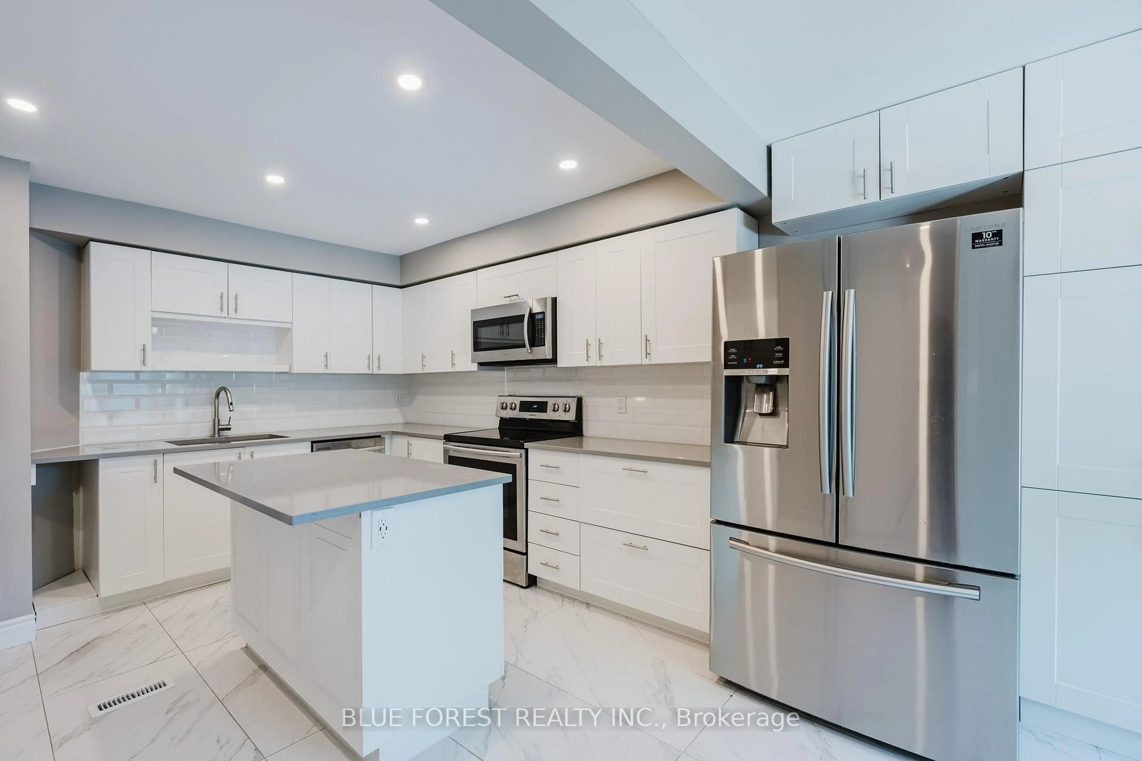 Open concept kitchen, ceramic/tile floor for 9 Ailsa Pl #31, London South Ontario N5Z 4Z6