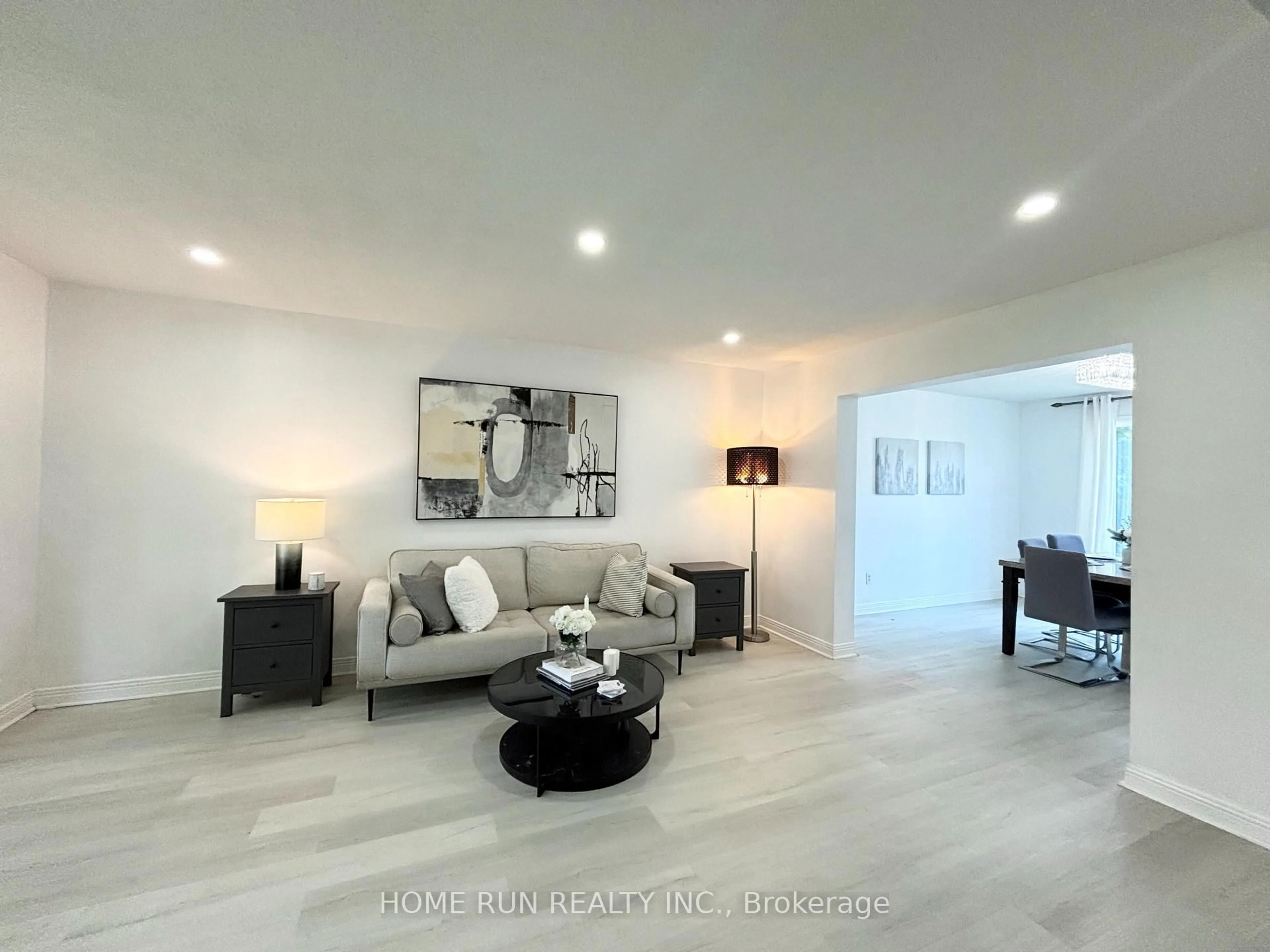 Living room with furniture, unknown for 10 Westchester Crt, Barrhaven Ontario K2J 3P9
