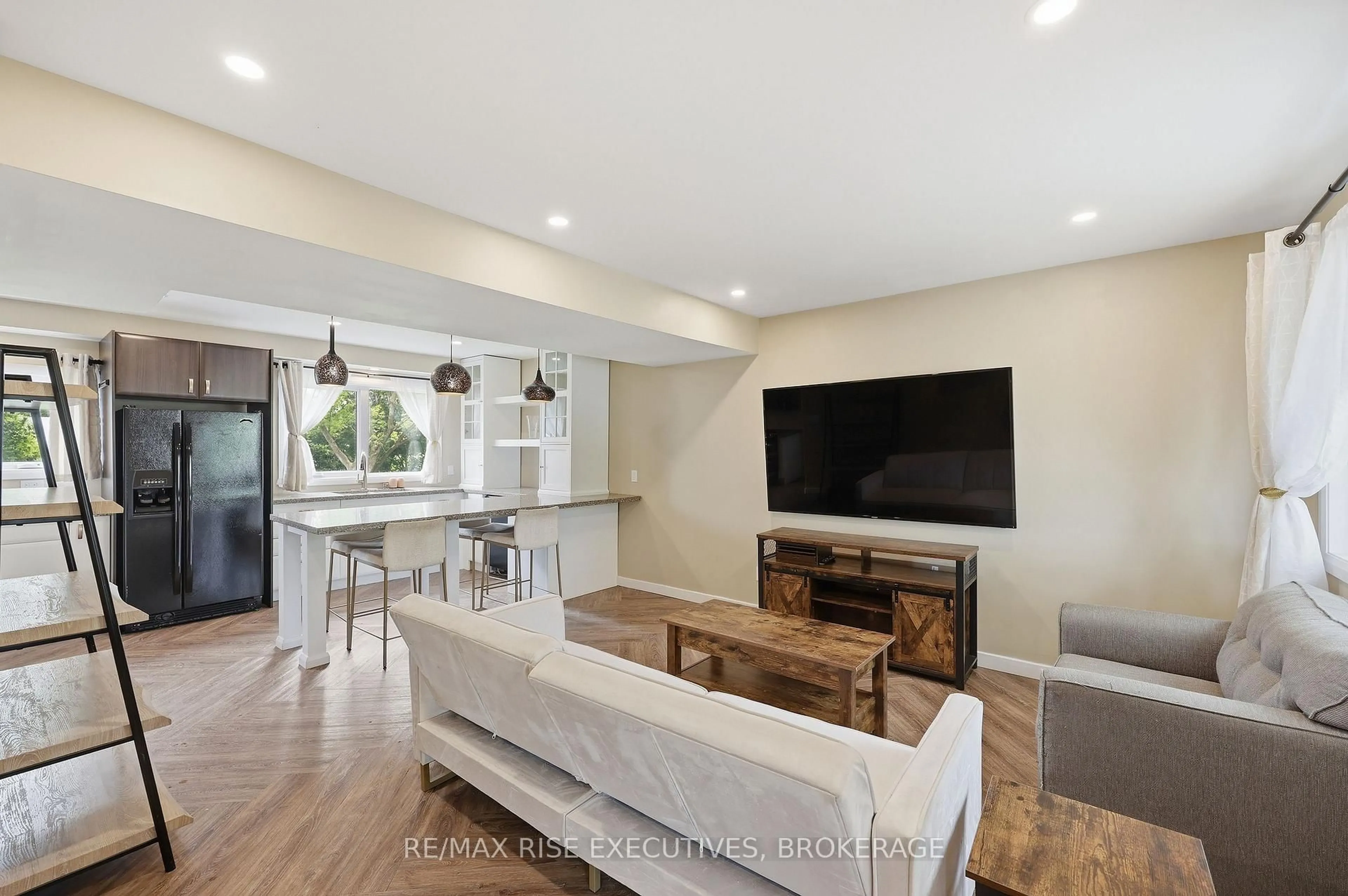 Open concept kitchen, unknown for 137 Ford St, Kingston Ontario K7K 4Z7