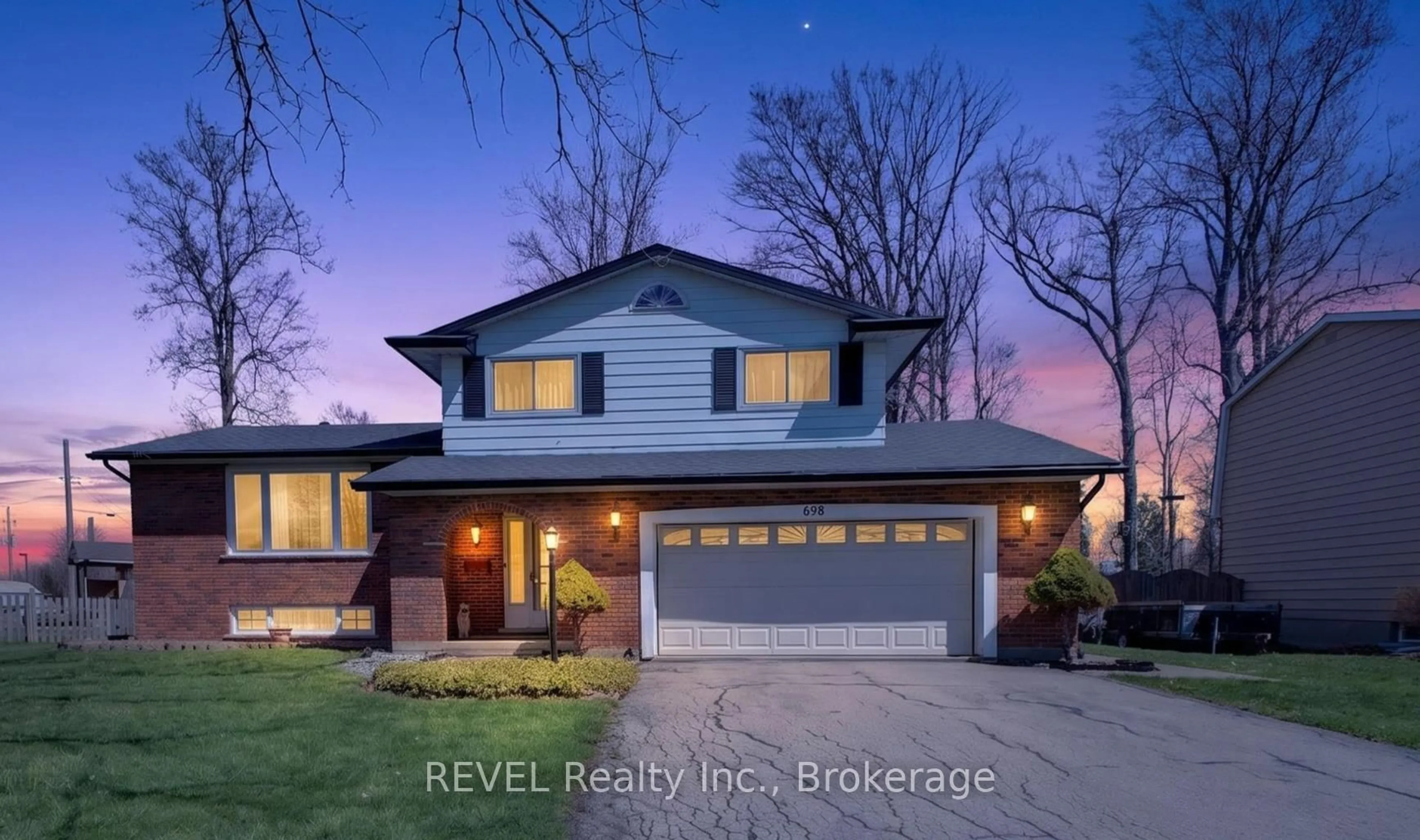 Home with brick exterior material, street for 698 Daytona Dr, Fort Erie Ontario L2A 4Z6