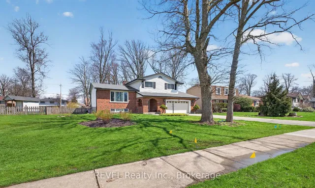 698 Daytona Dr, Fort Erie 3