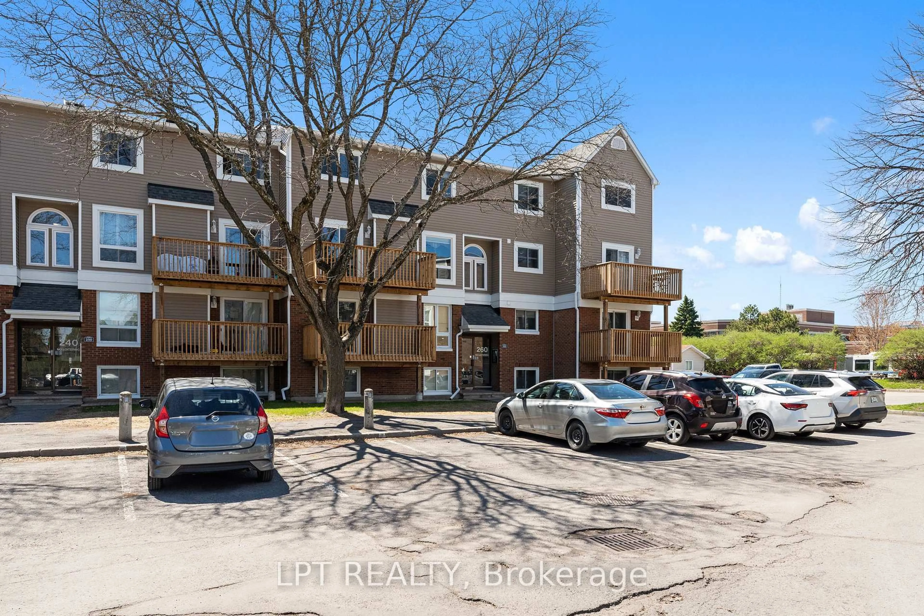 A pic from outside/outdoor area/front of a property/back of a property/a pic from drone, unknown for 260 Fenerty Crt #4, Ottawa Ontario K2L 3A7