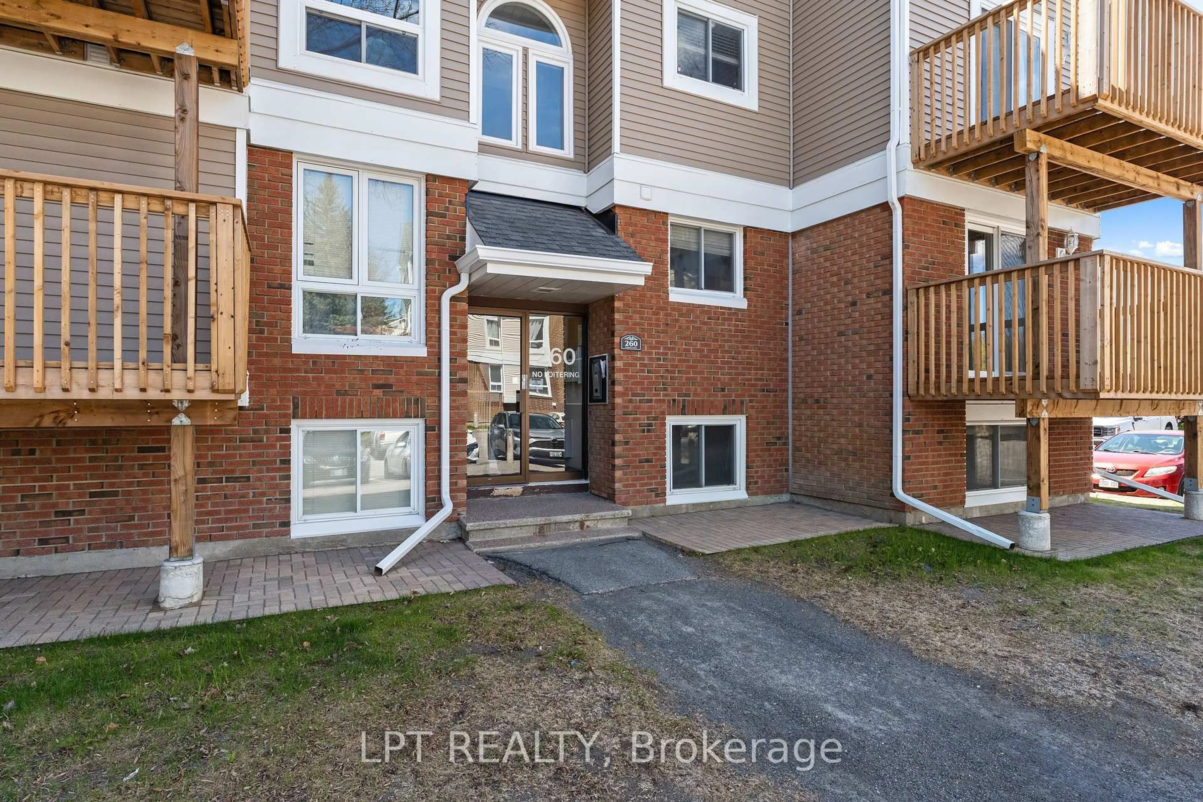Unknown for 260 Fenerty Crt #4, Ottawa Ontario K2L 3A7