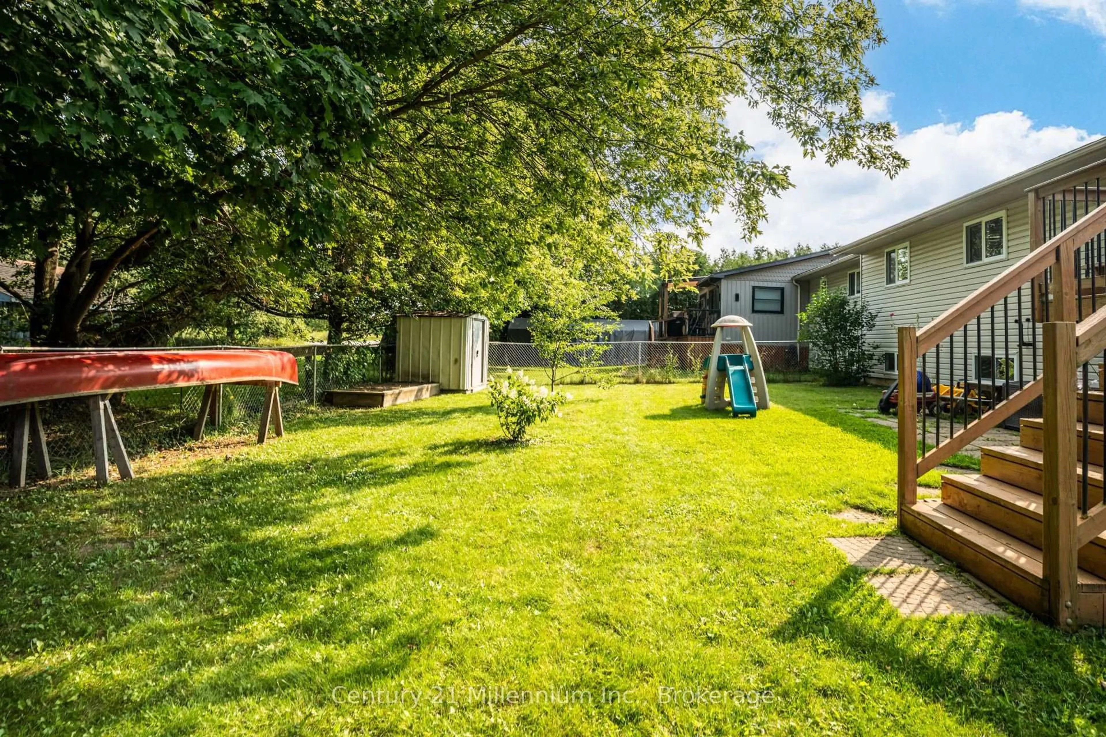 Patio, street for 87A Union St, Arran-Elderslie Ontario N0H 2N0