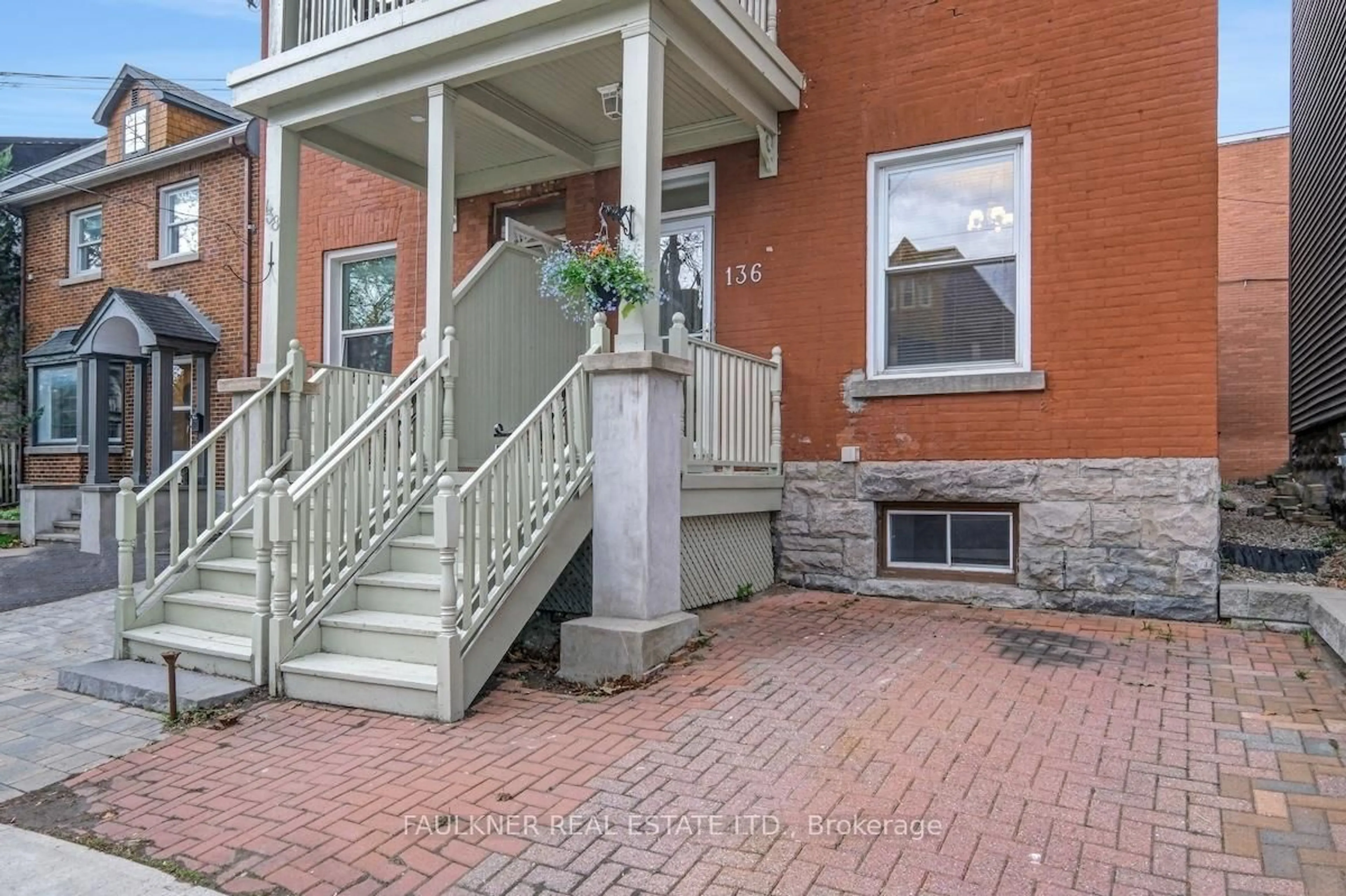 Unknown for 136 Concord St, Ottawa Ontario K1S 0Z4