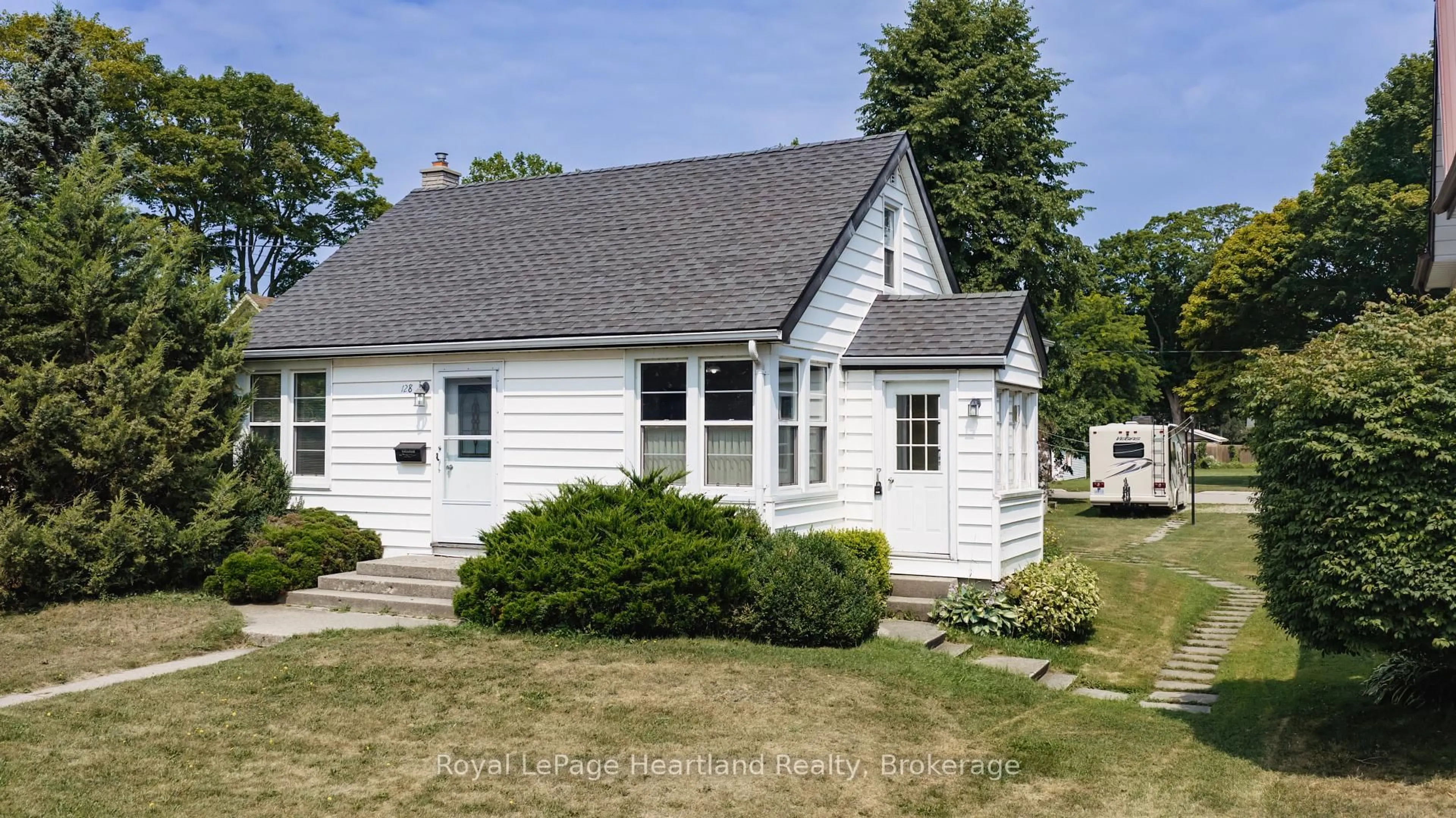 Home with vinyl exterior material, street for 128 Britannia Rd, Goderich Ontario N7A 2B3