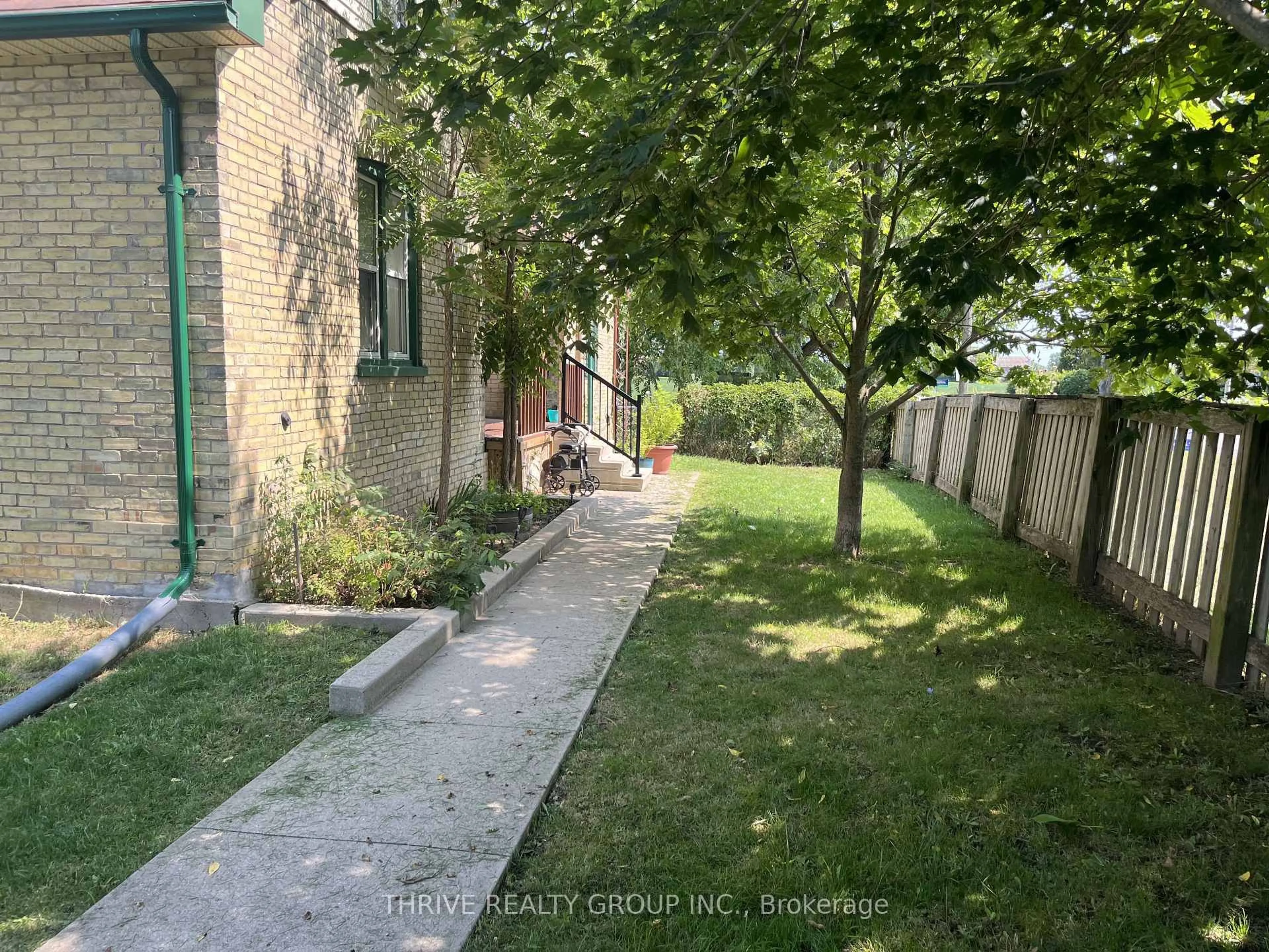 A pic from outside/outdoor area/front of a property/back of a property/a pic from drone, street for 6692 Longwoods Rd, Strathroy-Caradoc Ontario N0L 1T0