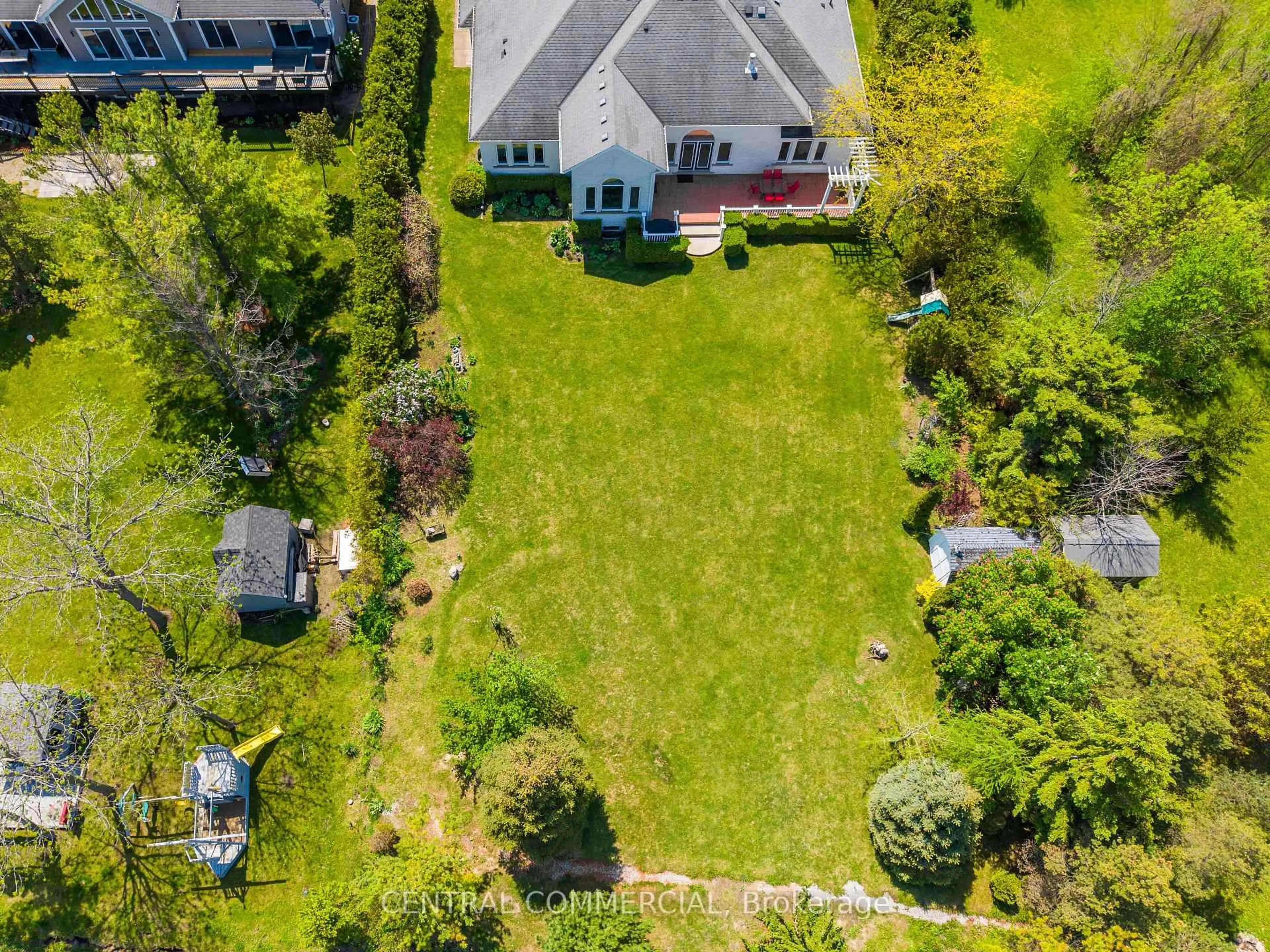 A pic from outside/outdoor area/front of a property/back of a property/a pic from drone, street for 4266 Bluepoint Dr, Plympton-Wyoming Ontario N0N 1J6