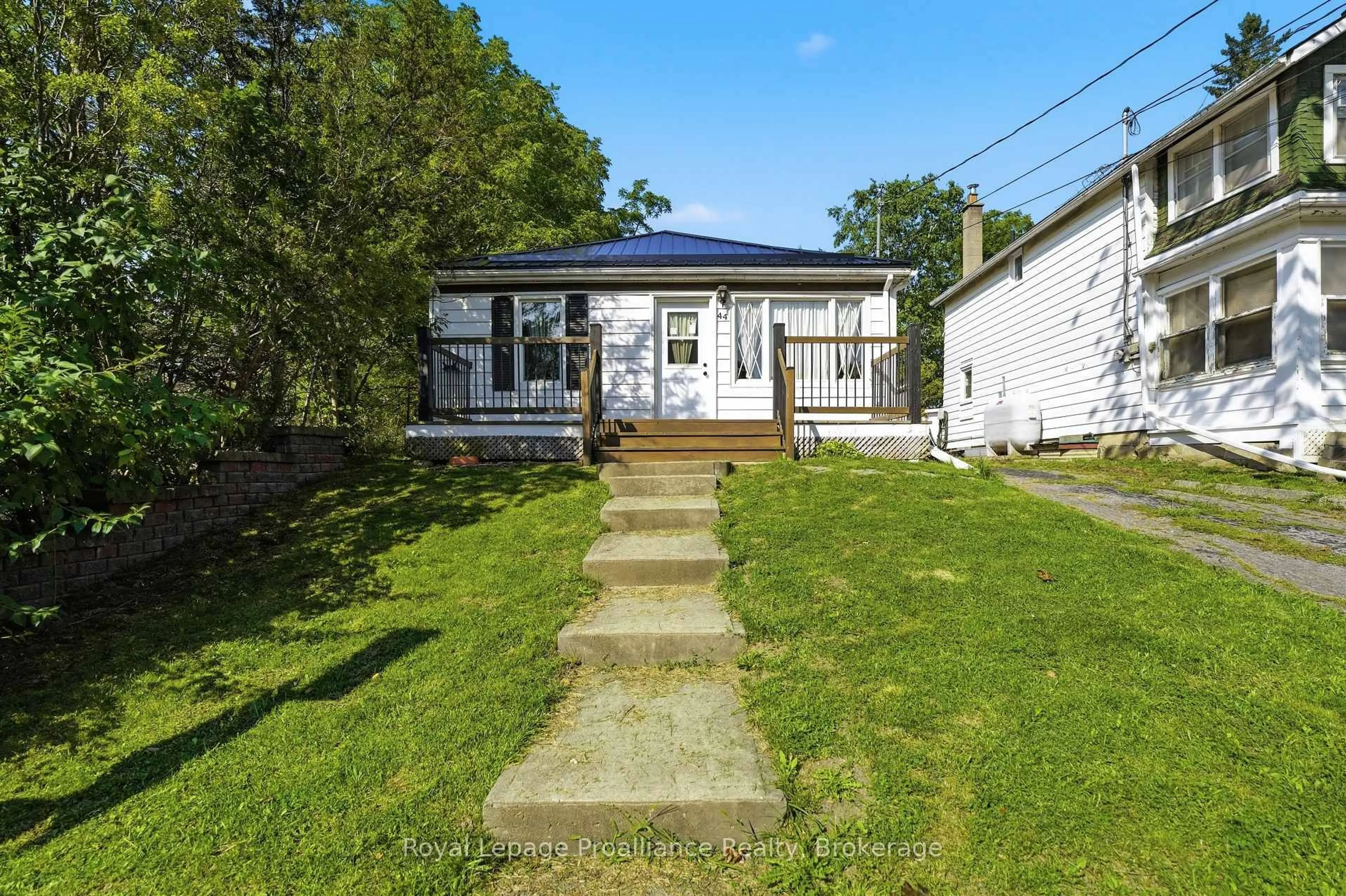 Unknown for 44 Geddes St, Belleville Ontario K8P 2X5