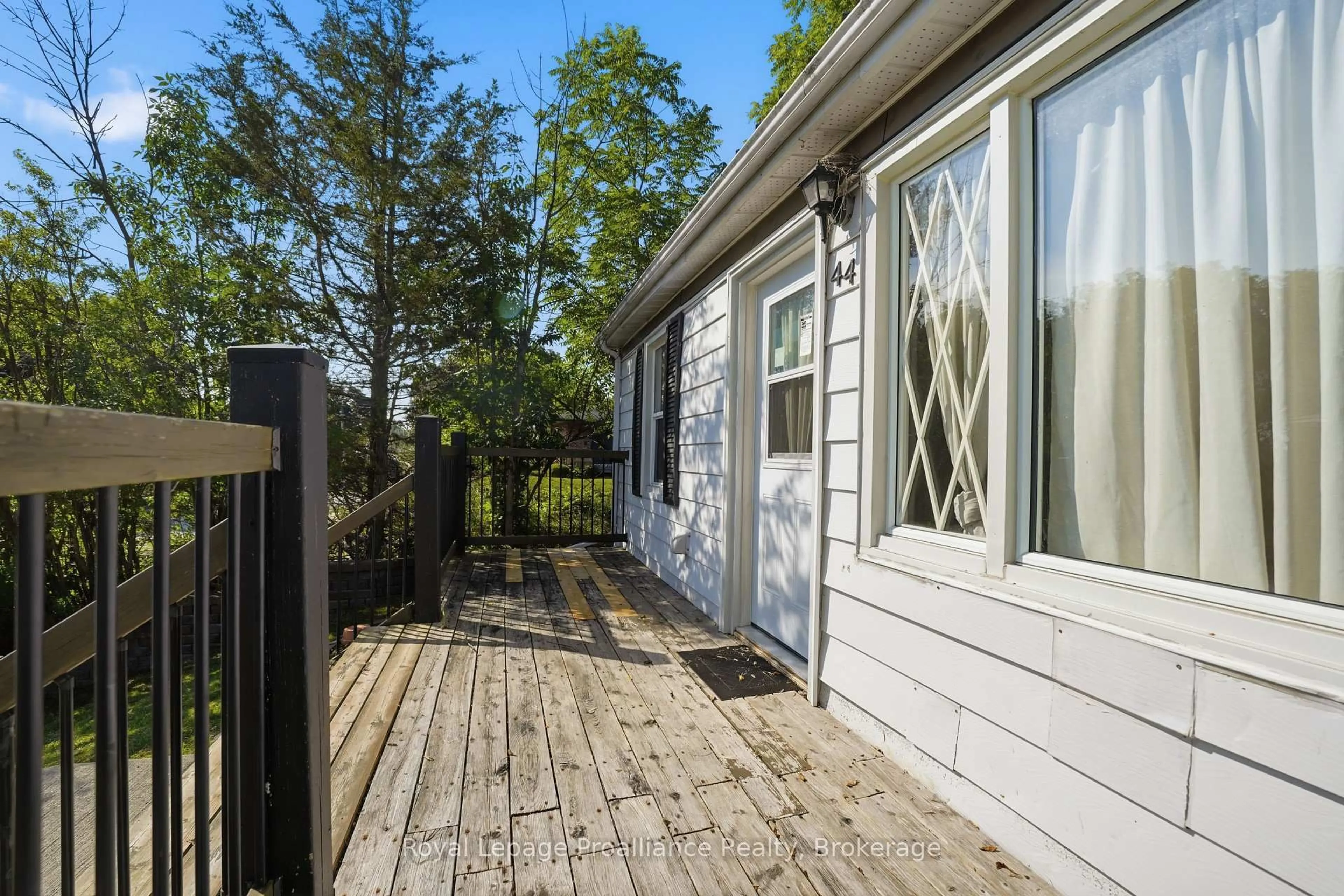 Patio, street for 44 Geddes St, Belleville Ontario K8P 2X5