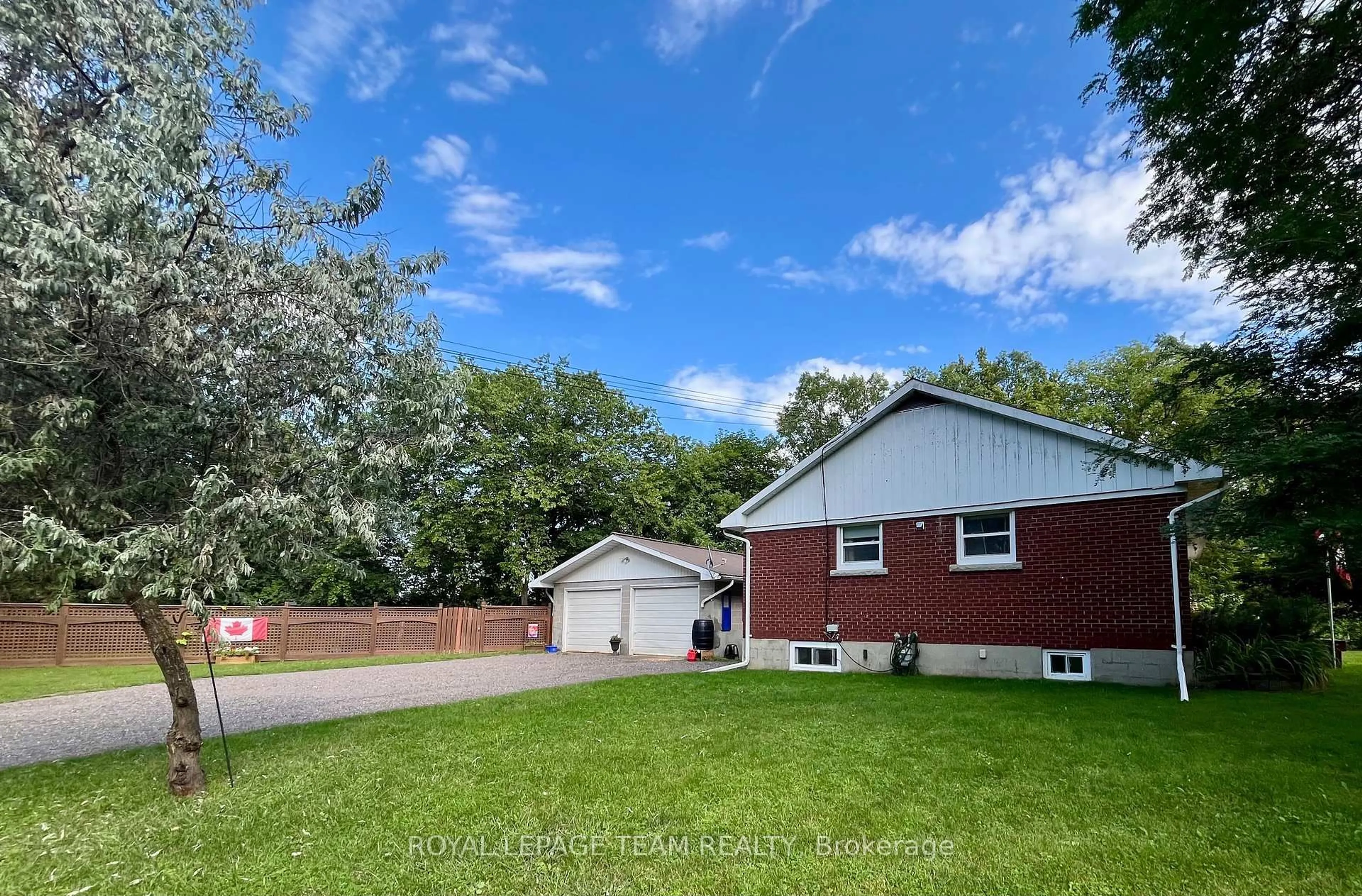 A pic from outside/outdoor area/front of a property/back of a property/a pic from drone, unknown for 177 Arthur Ave, Renfrew Ontario K7V 1L5