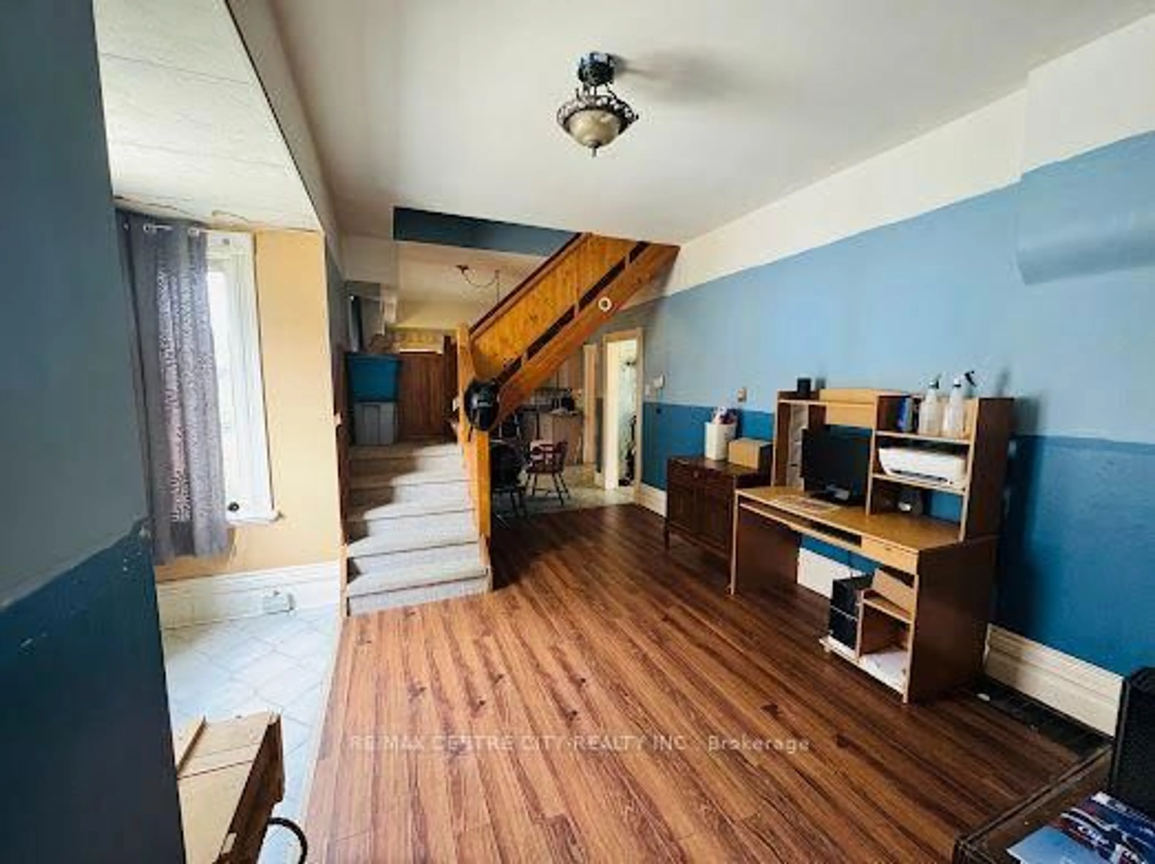 A pic of a room for 122 Inkerman St, London East Ontario N5Z 1X6