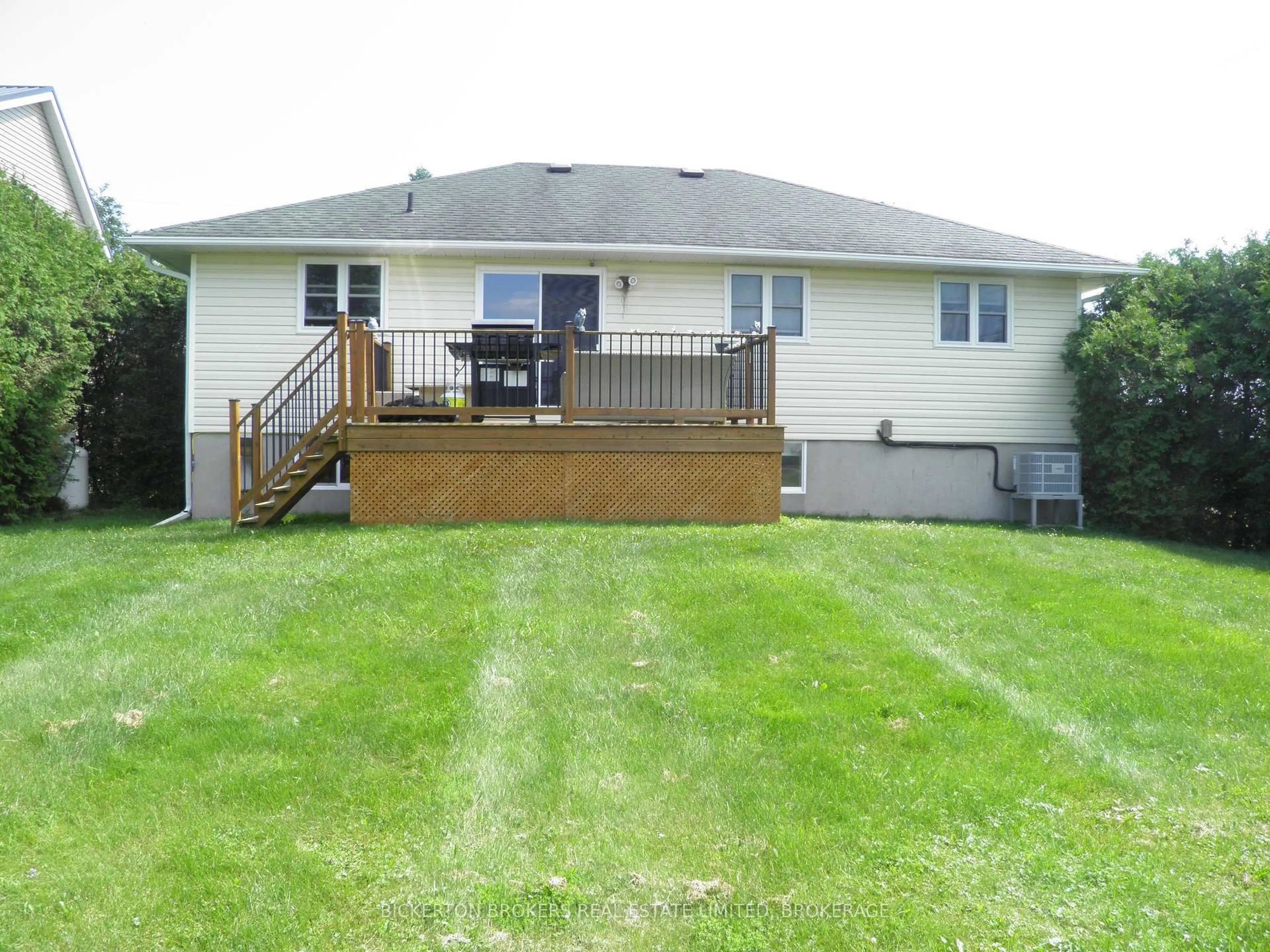 Patio, unknown for 21 Frederick St St, Lansdowne Village Ontario K0E 1L0